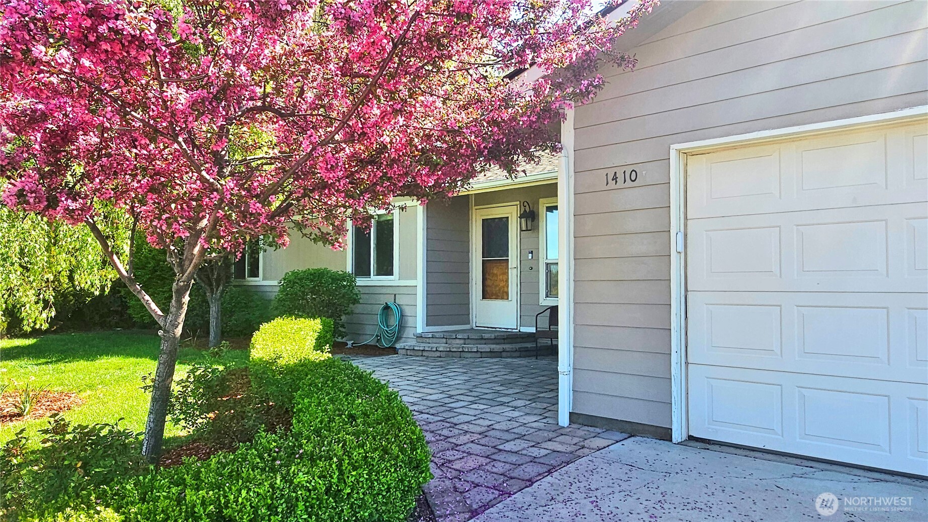 1410 N Cora Street