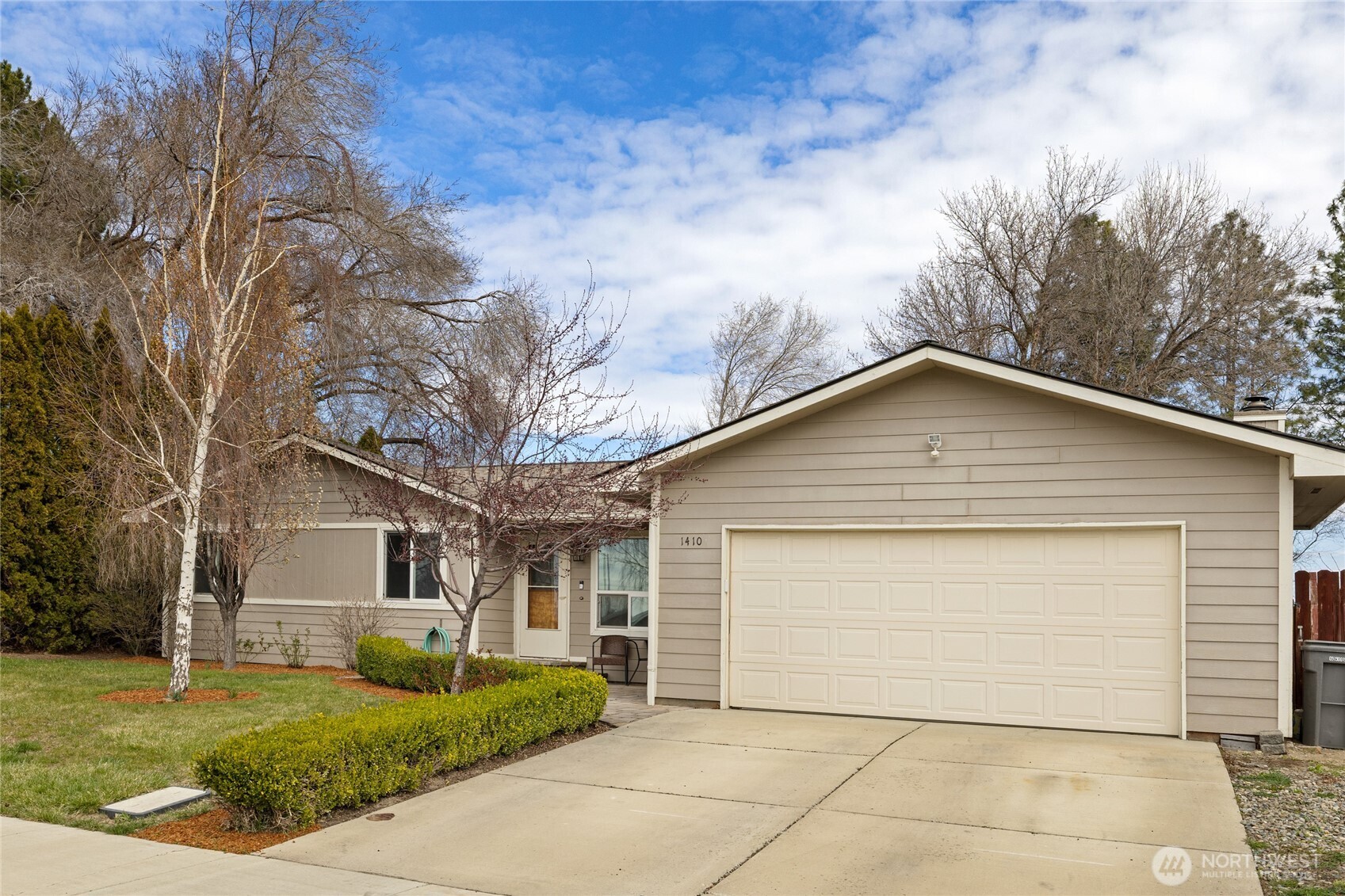 1410 N Cora Street