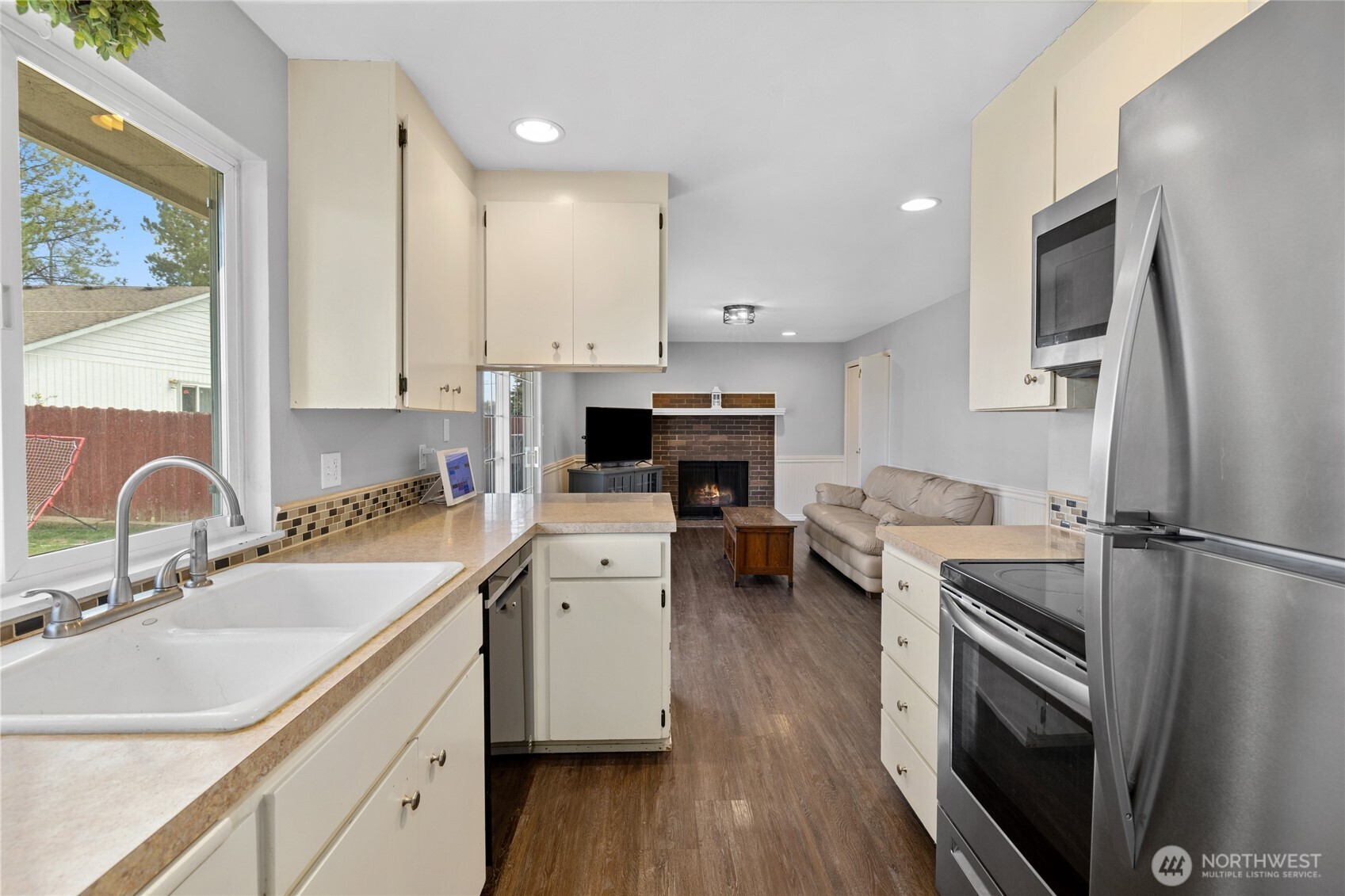 1410 N Cora Street