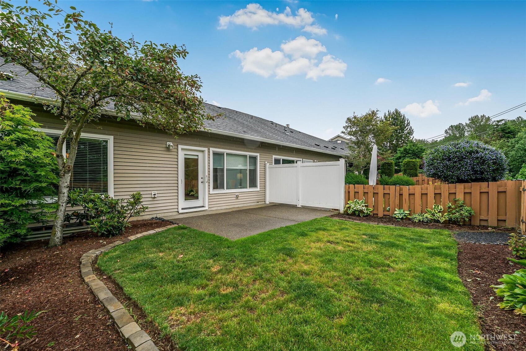 904 72nd St SE