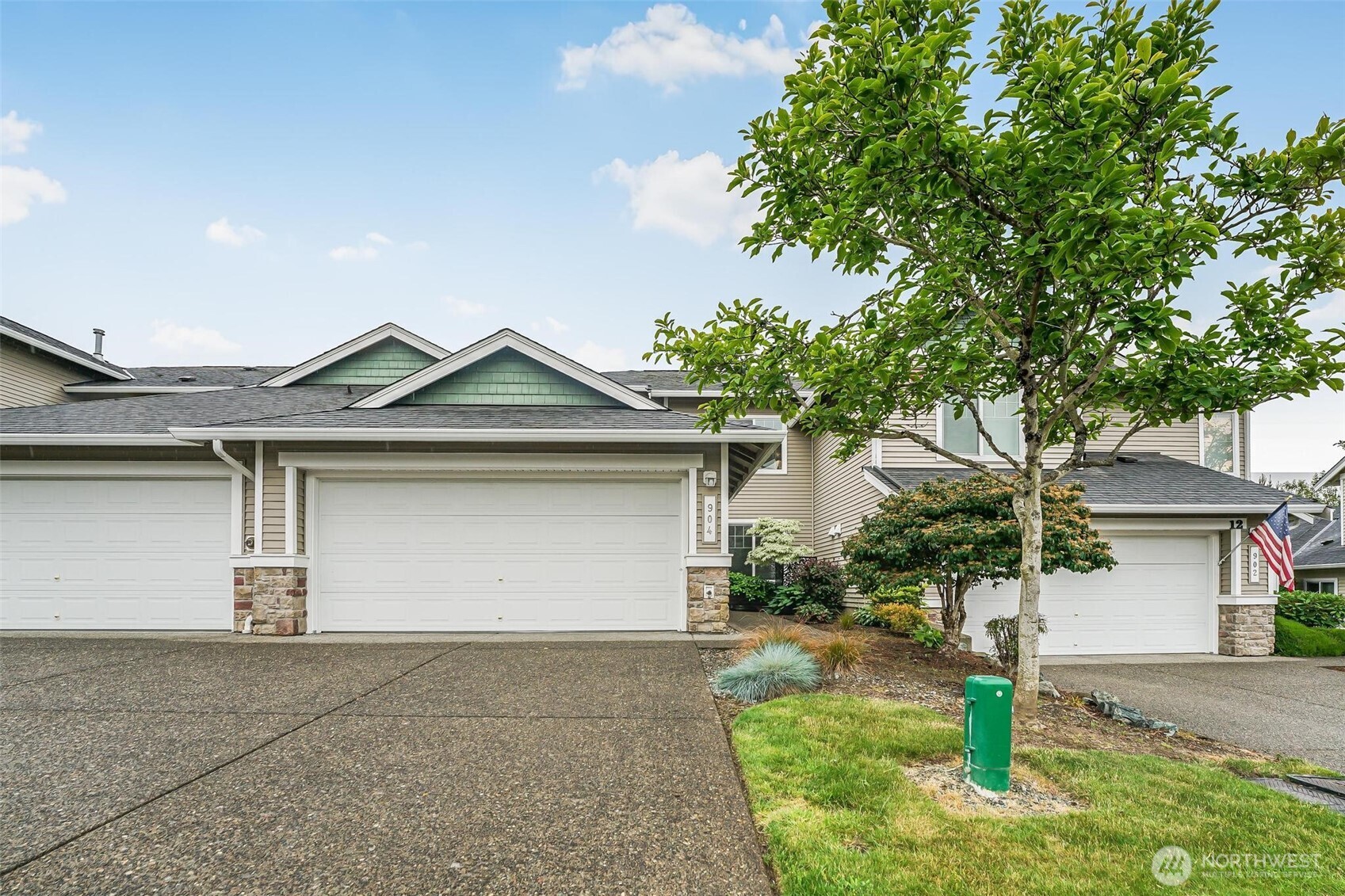 904 72nd St SE
