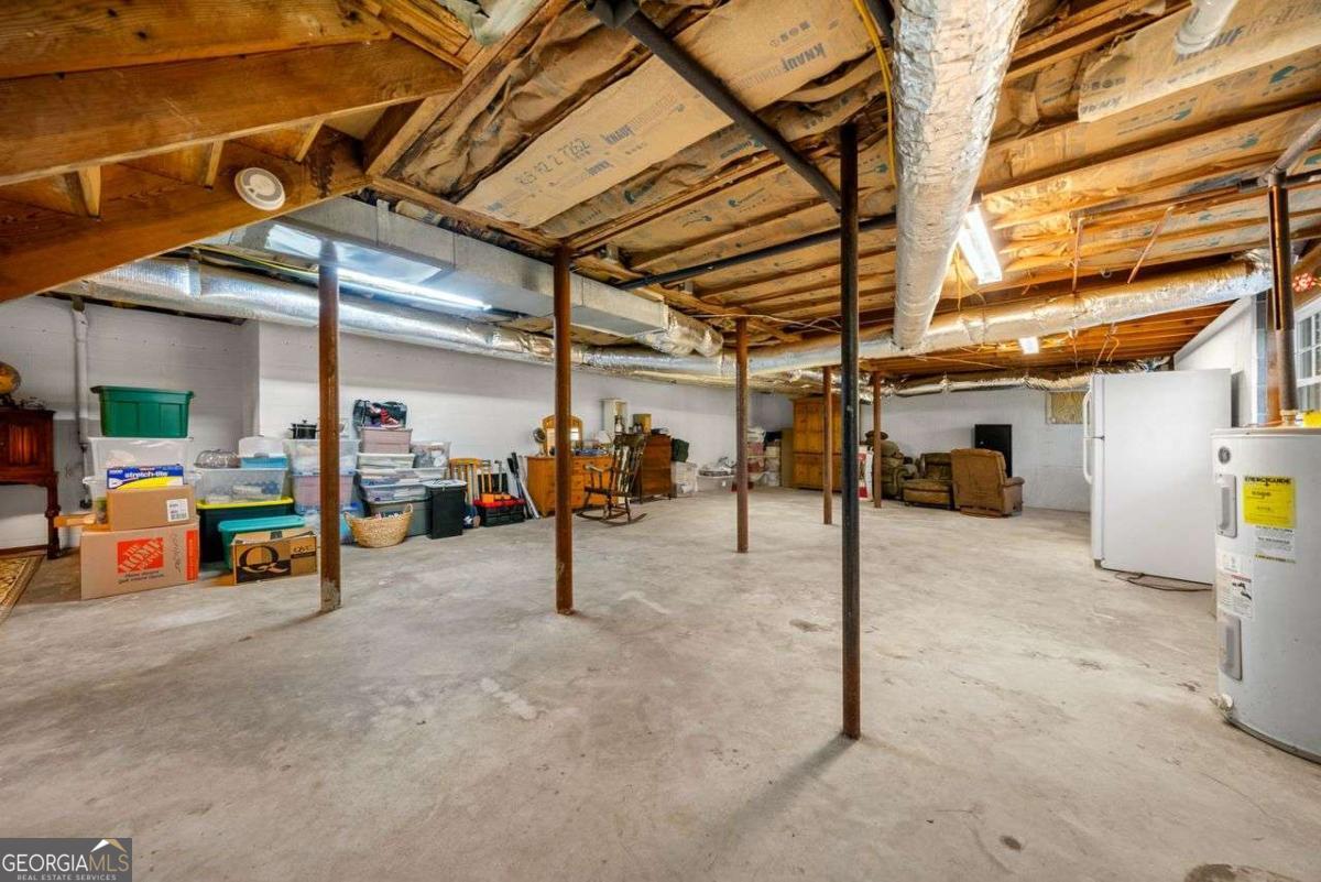 1505 Robinhood Trail