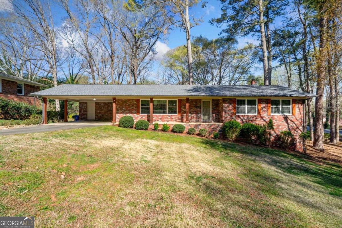 1505 Robinhood Trail