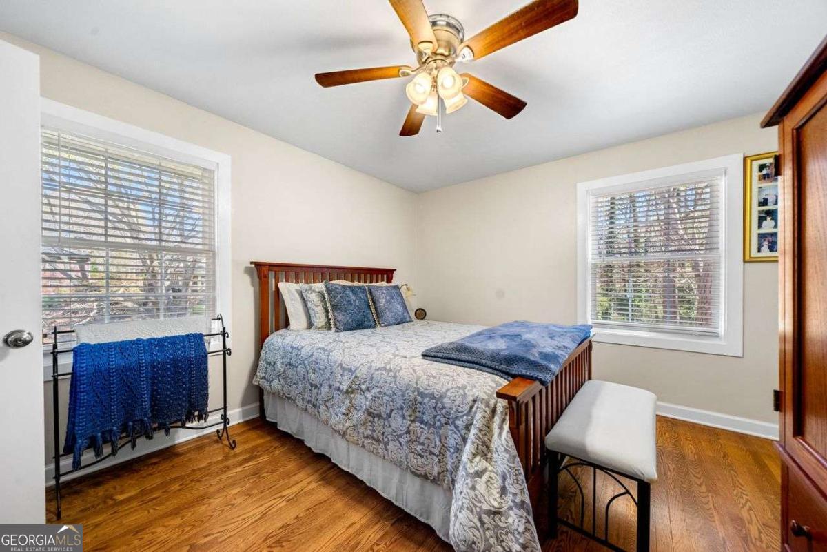 1505 Robinhood Trail