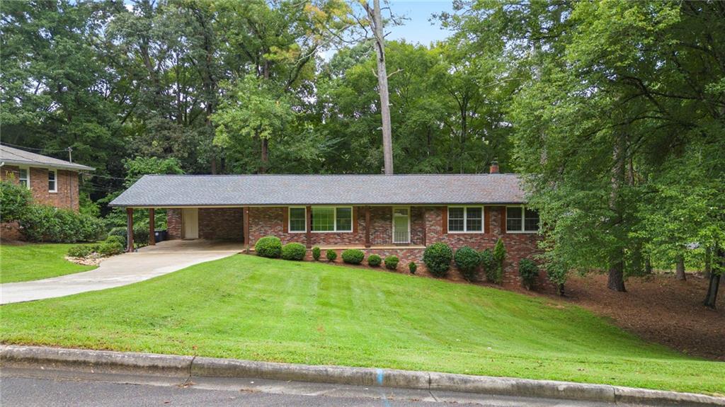 1505 Robinhood Trail