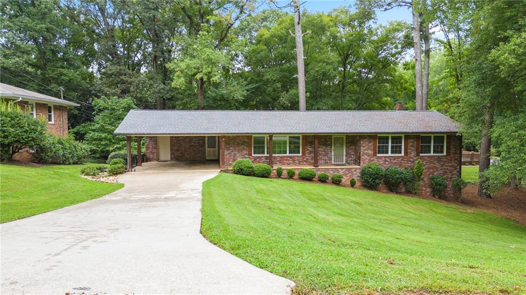 1505 Robinhood Trail