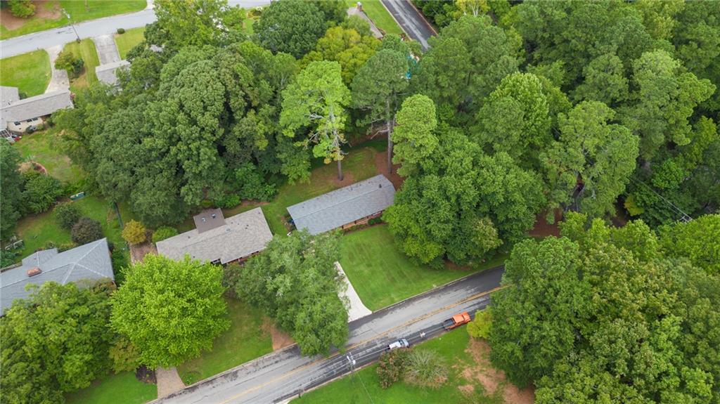 1505 Robinhood Trail