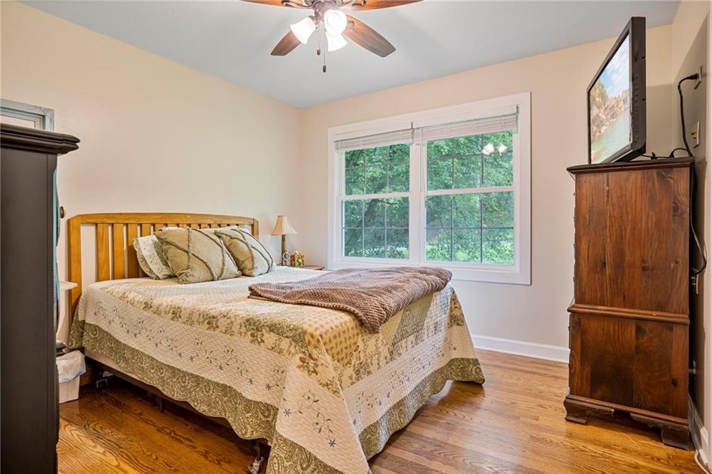 1505 Robinhood Trail