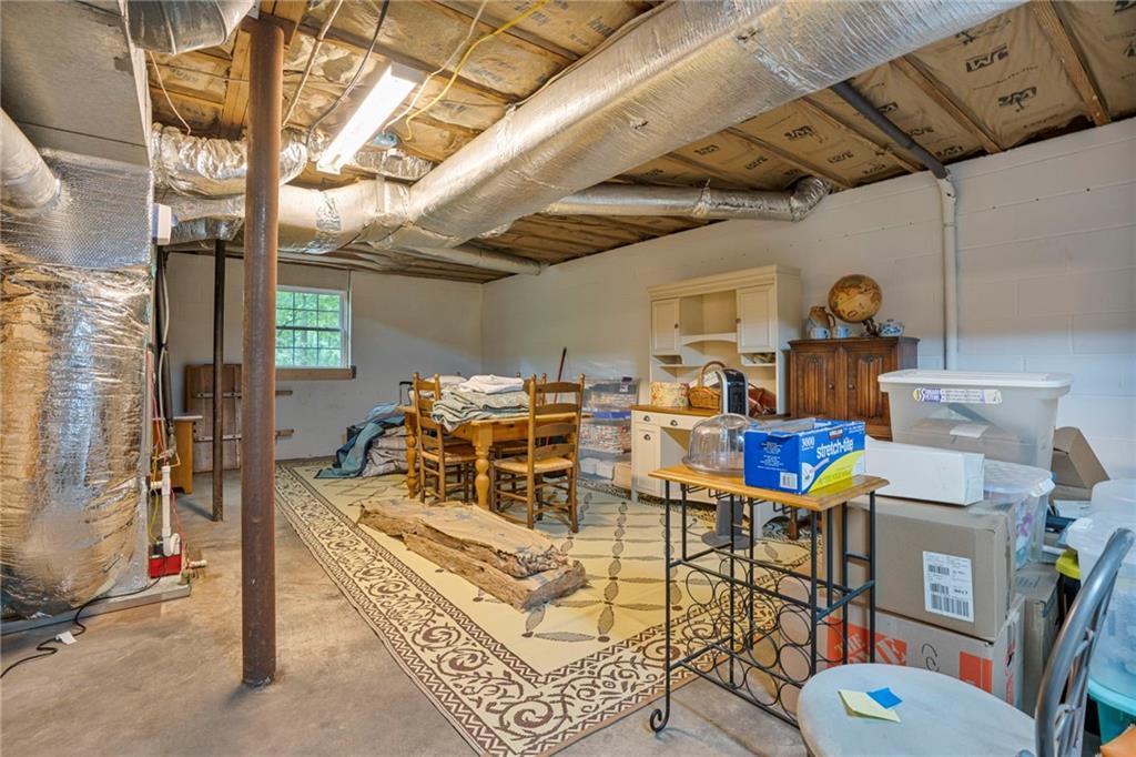 1505 Robinhood Trail