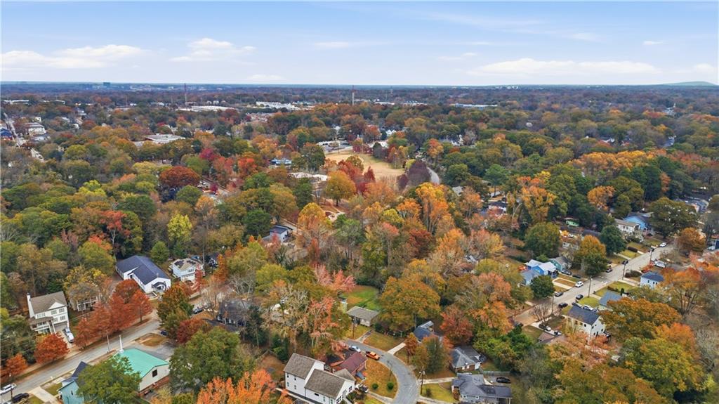 142 Woodbine Circle SE