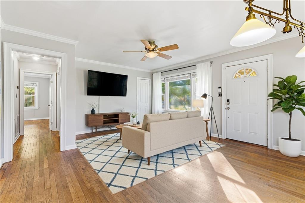 142 Woodbine Circle SE