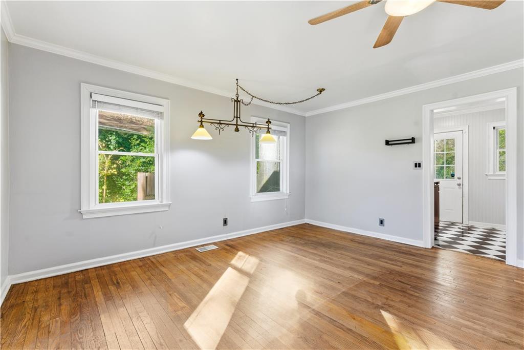 142 Woodbine Circle SE