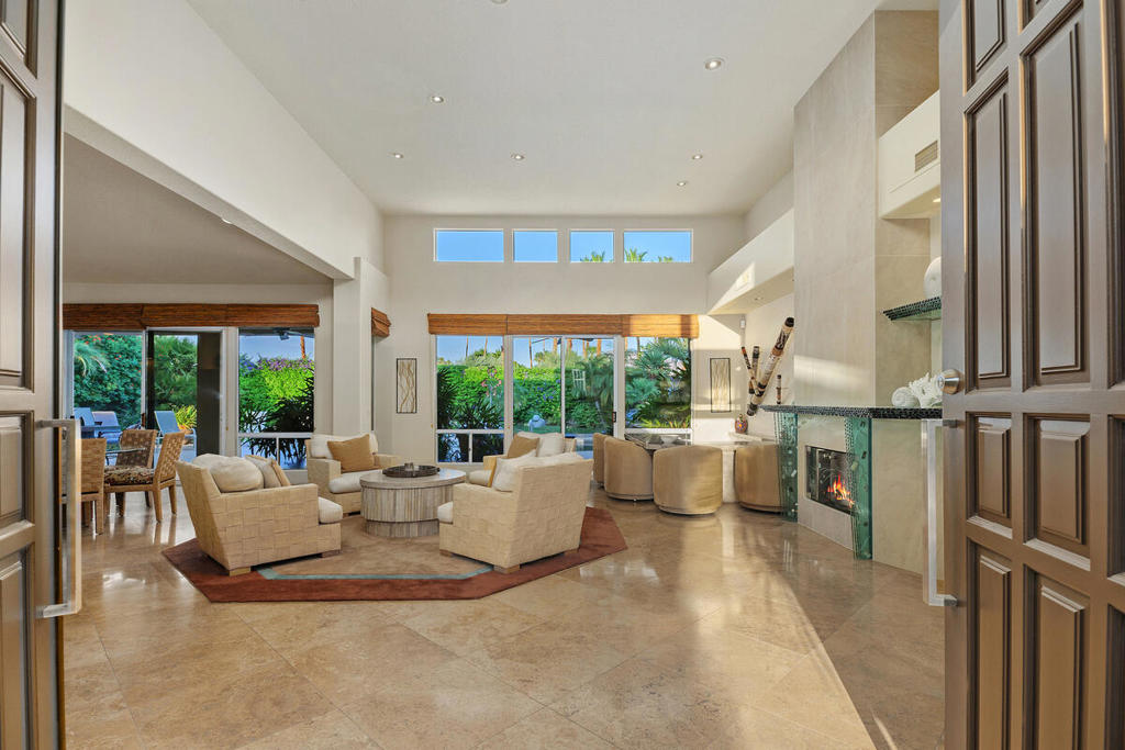 48400 Mirador Court