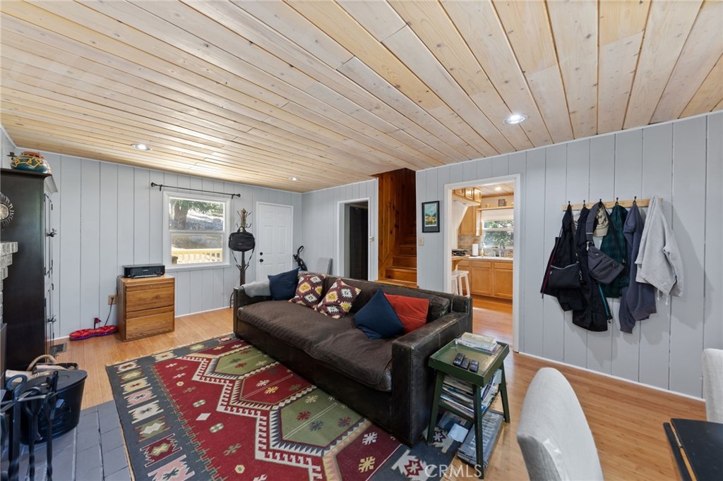 33250 Juniper Lane