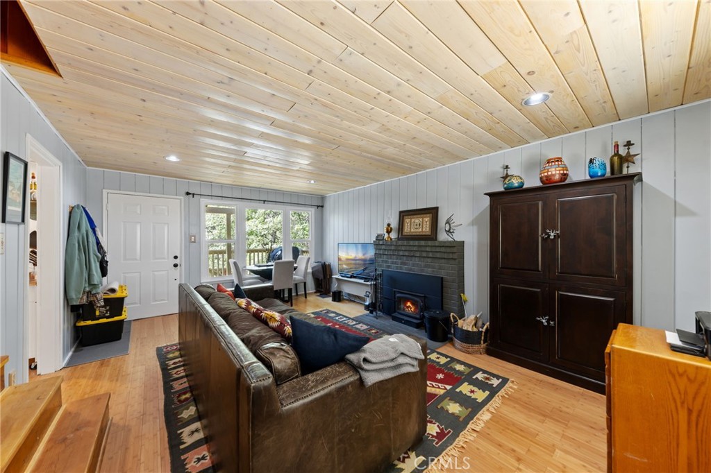 33250 Juniper Lane