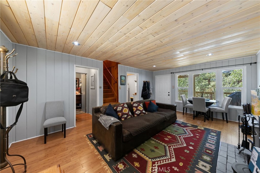 33250 Juniper Lane