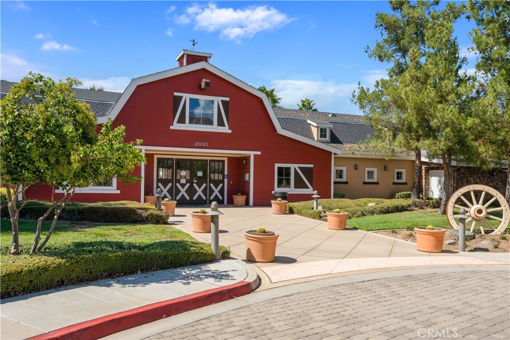 275 Mahogany Street