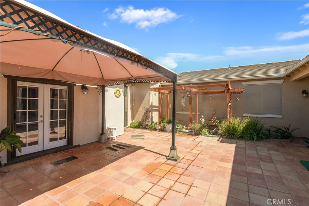 275 Mahogany Street