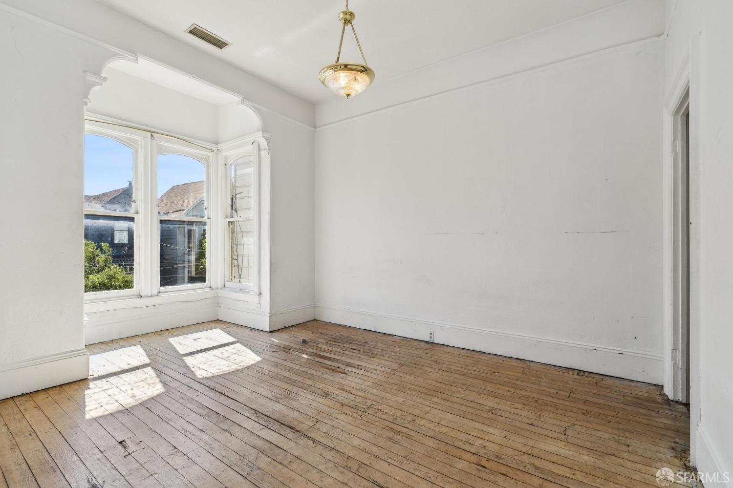 440 Waller Street