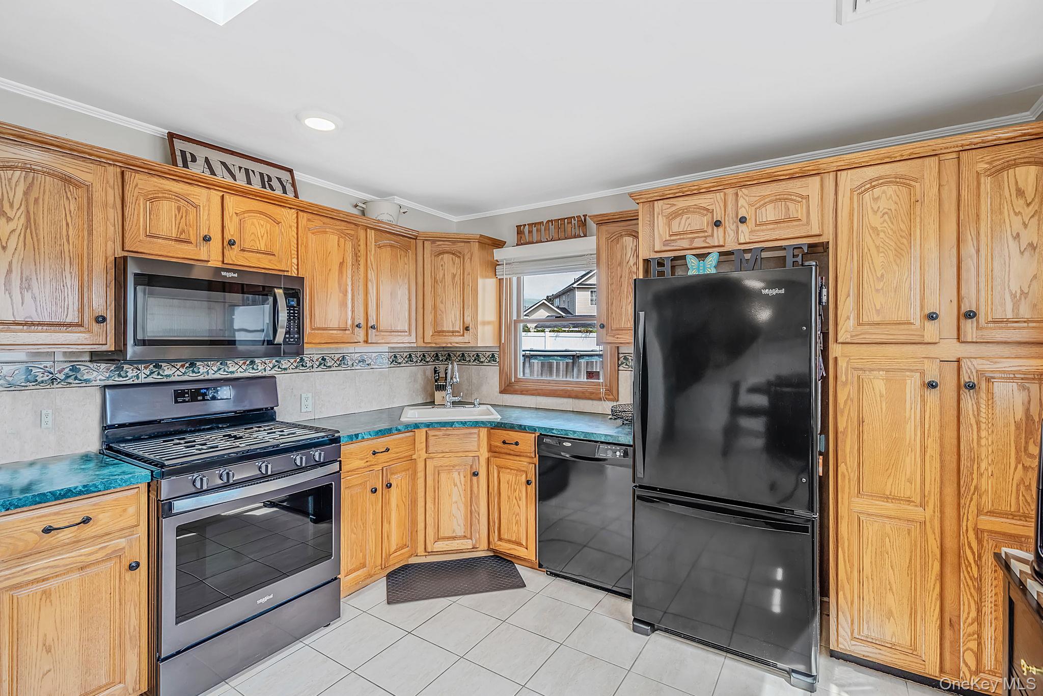 525 Secatogue Avenue