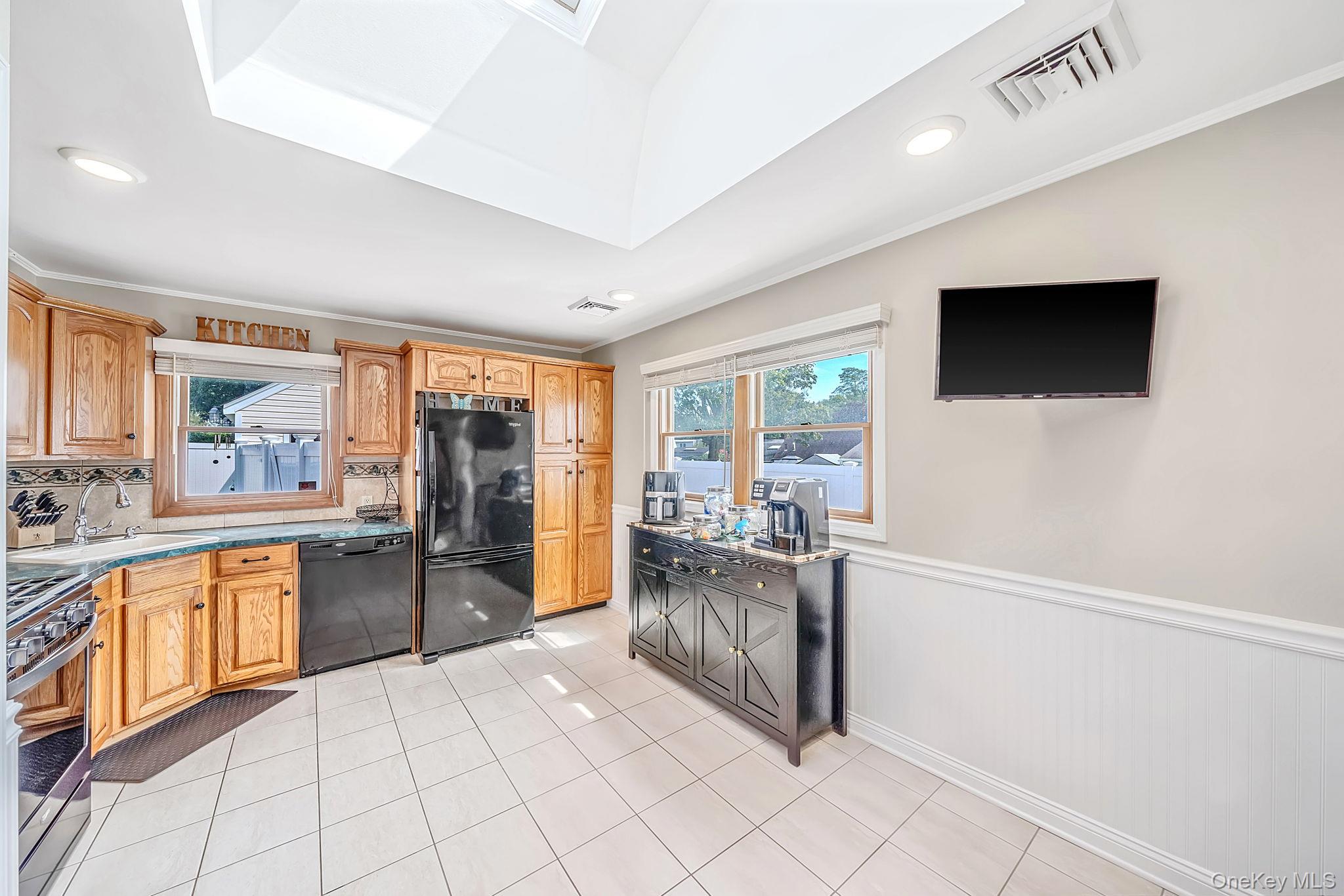 525 Secatogue Avenue