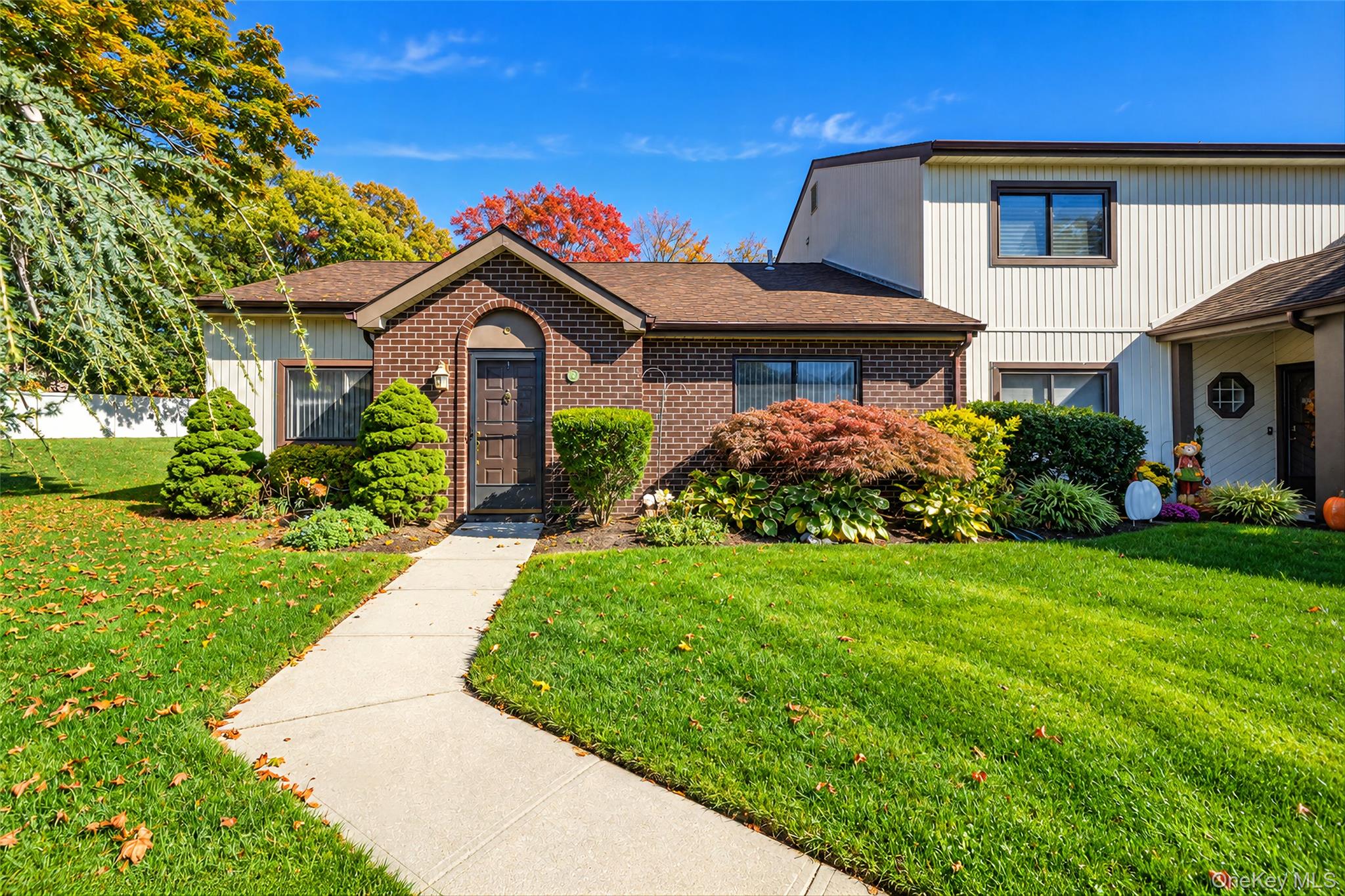9 Sheila Court Holtsville Ny Us 11742 Key1064301