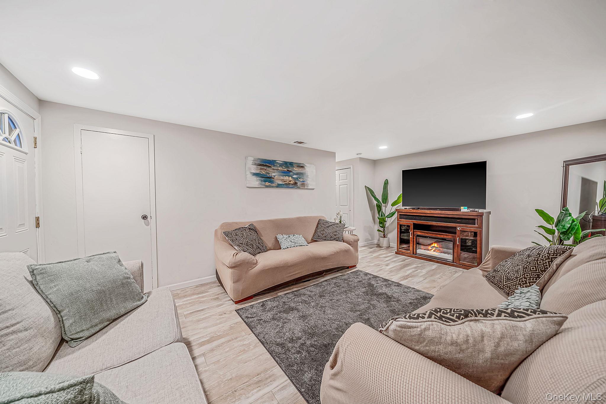 100 Birchwood Road Unit: 100