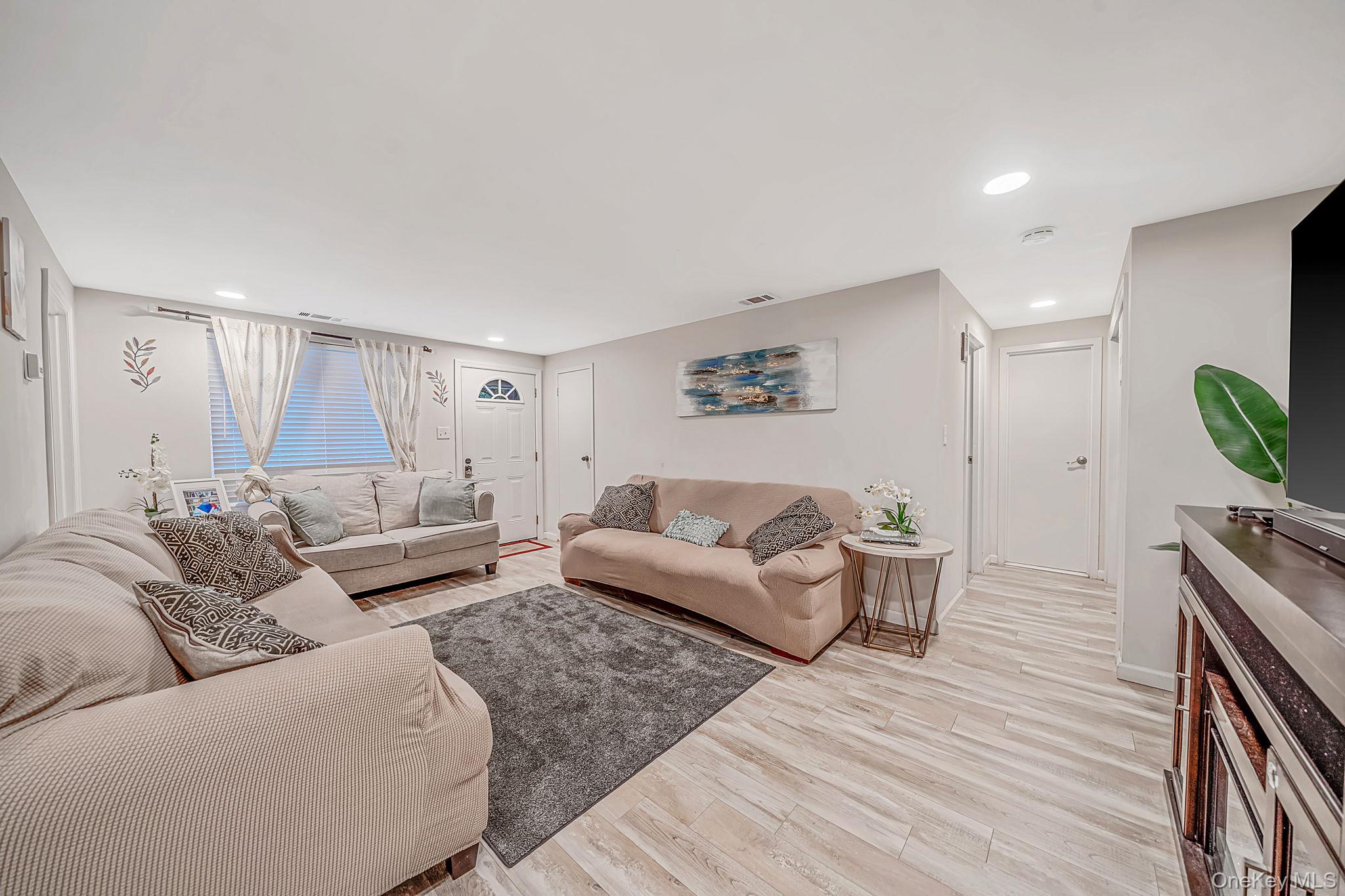100 Birchwood Road Unit: 100