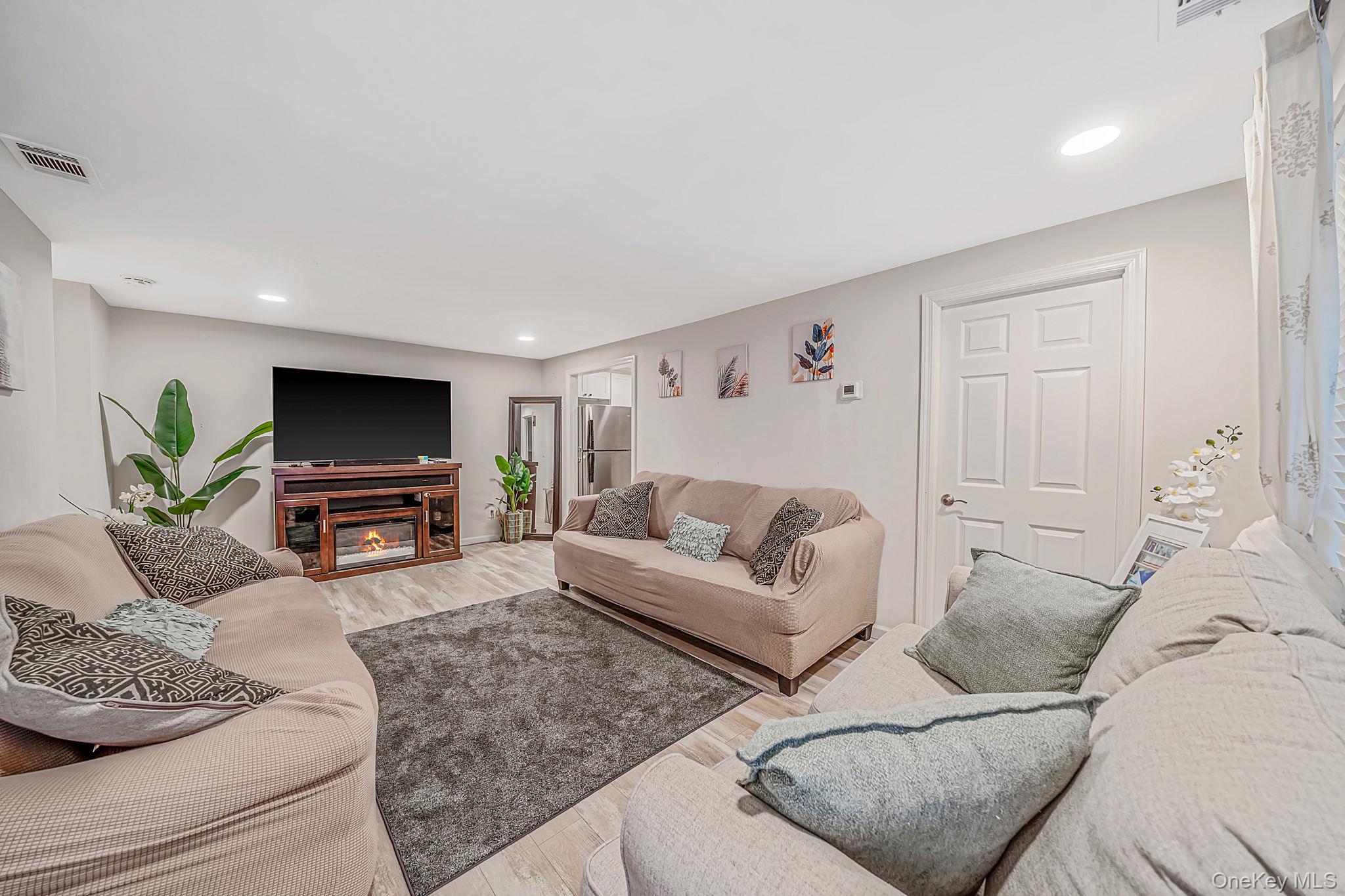 100 Birchwood Road Unit: 100