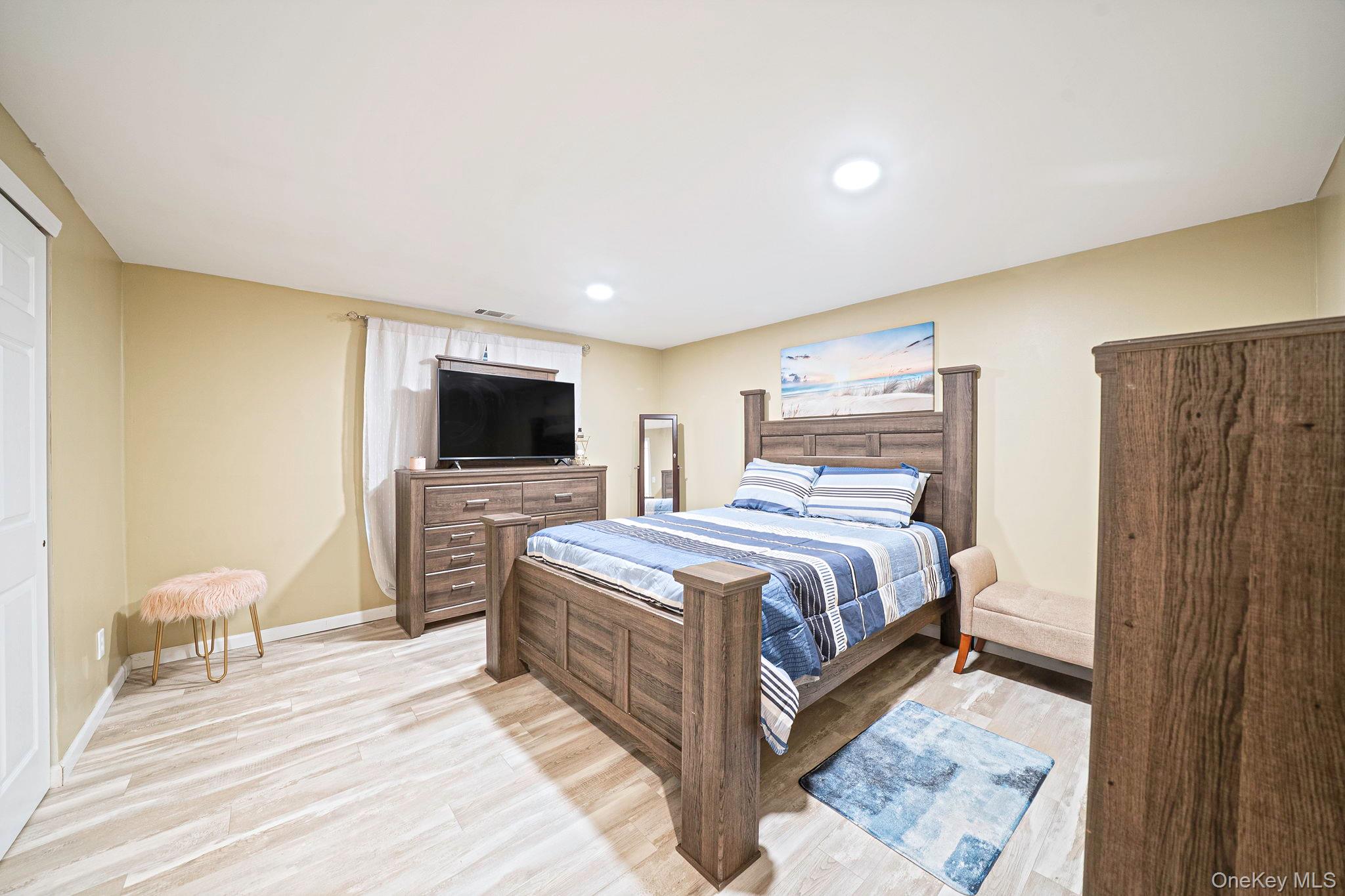 100 Birchwood Road Unit: 100