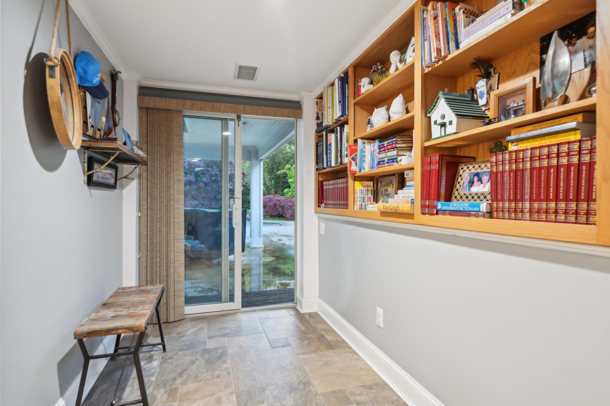 98 Beach Road