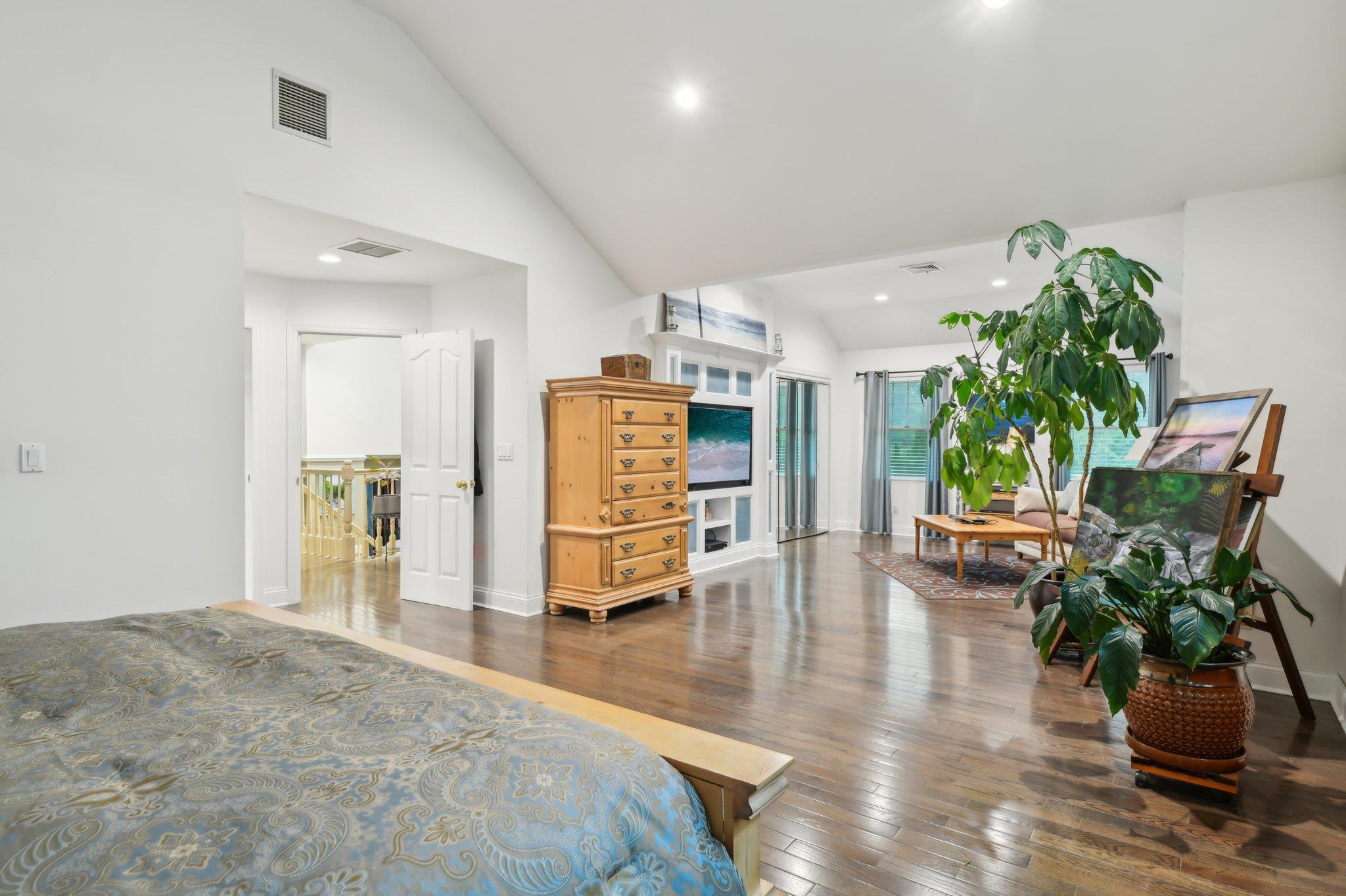 98 Beach Road