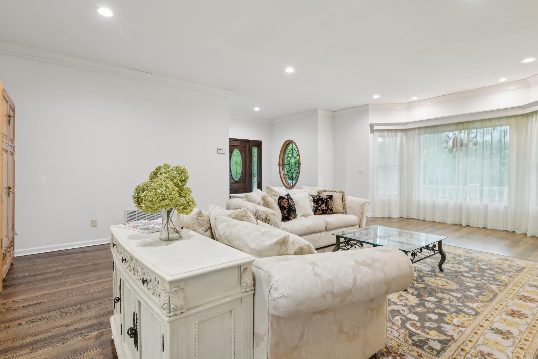 98 Beach Road