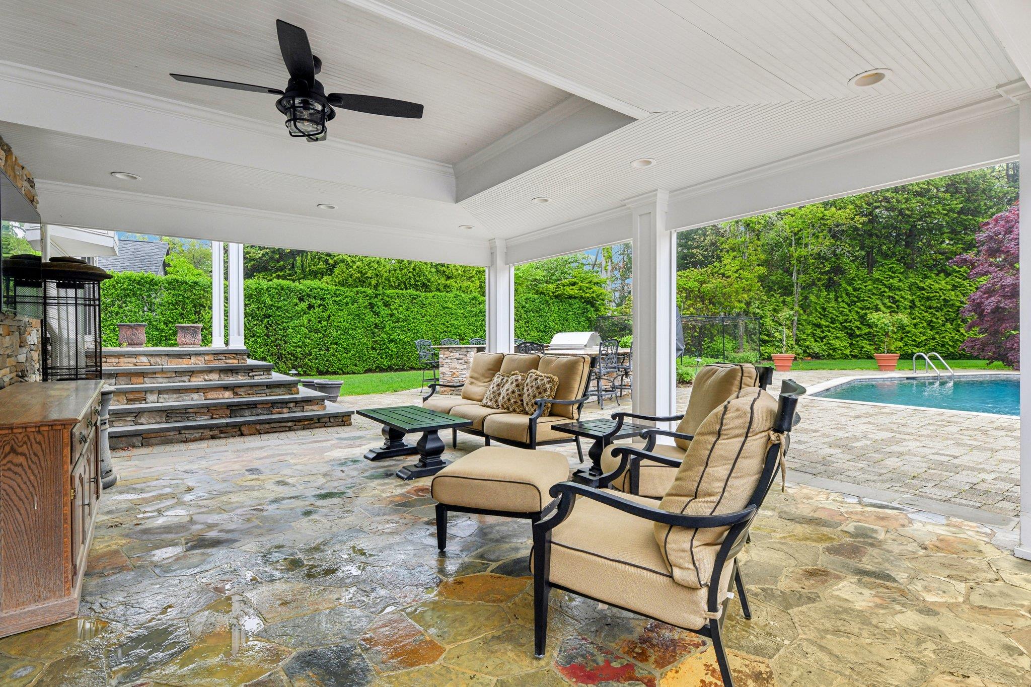 98 Beach Road