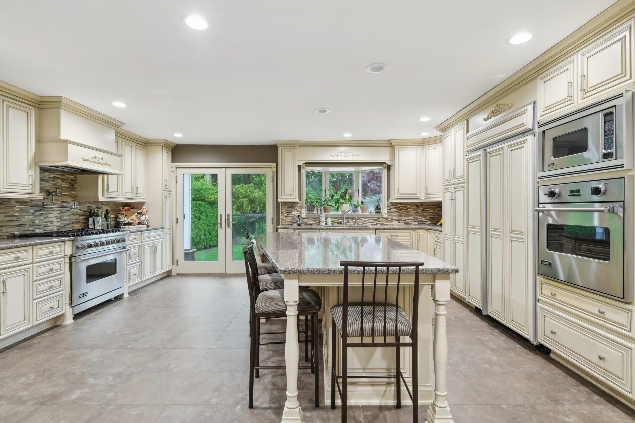 98 Beach Road