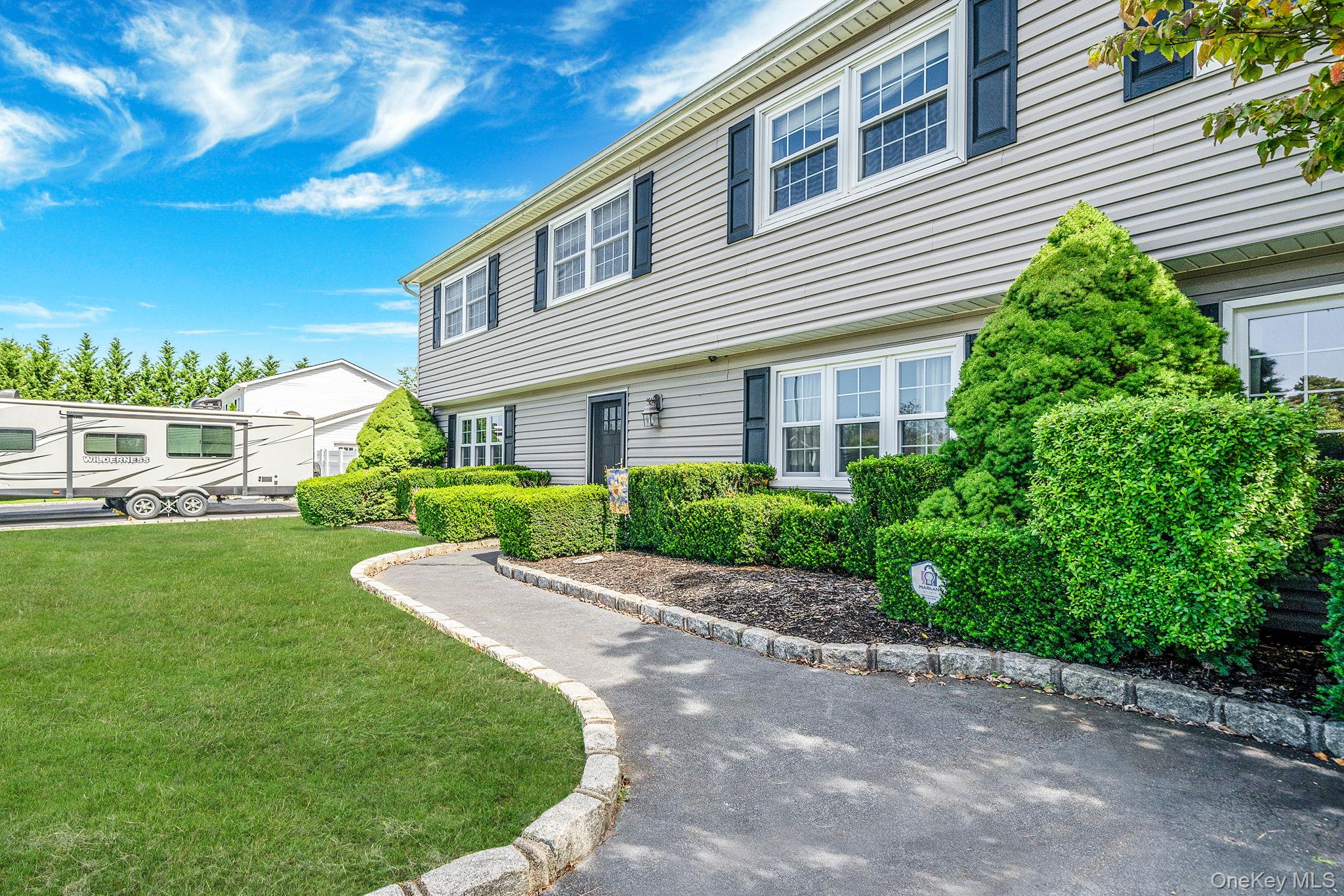 6 Azurean Court