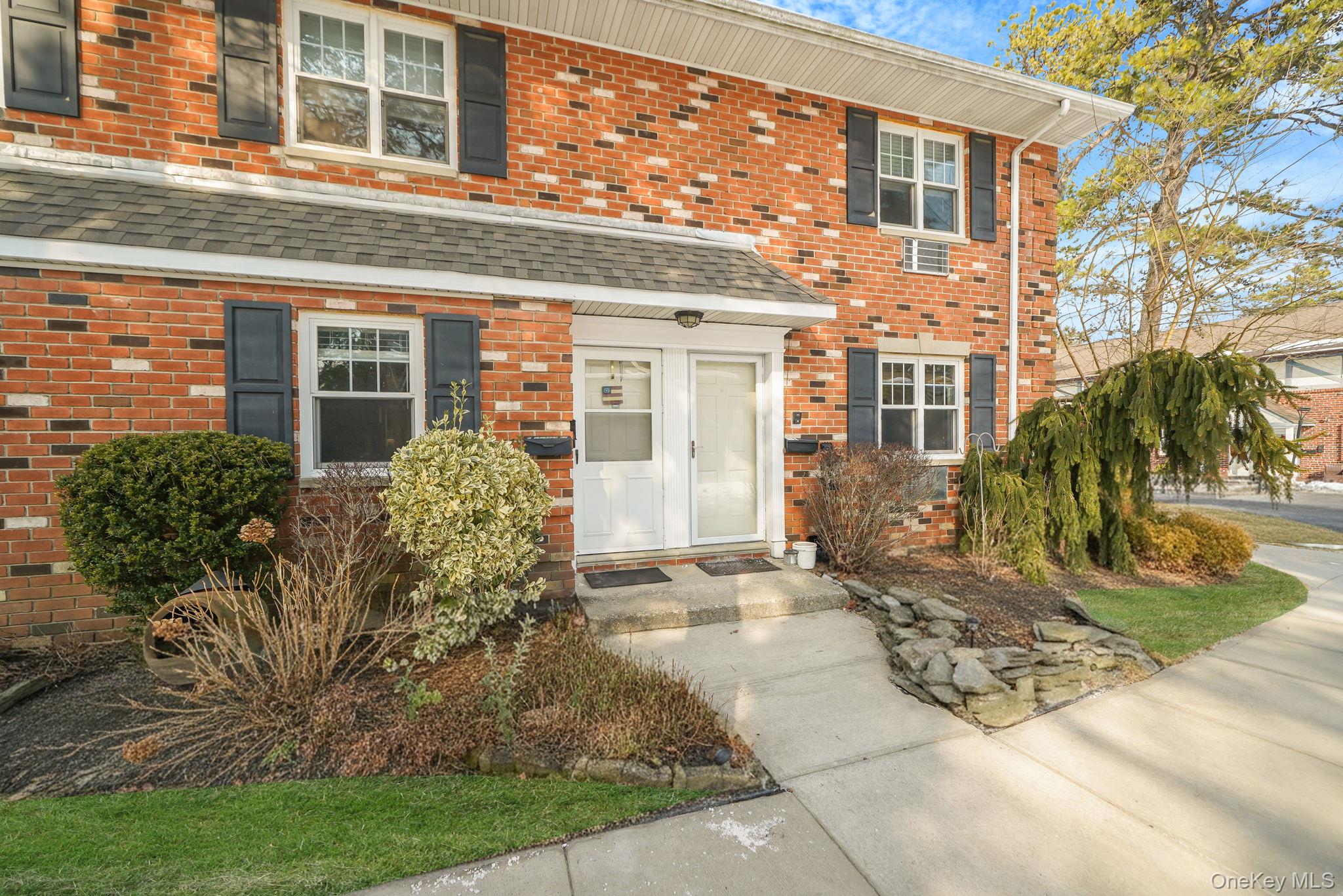 14 Glen Hollow Drive Unit: E2