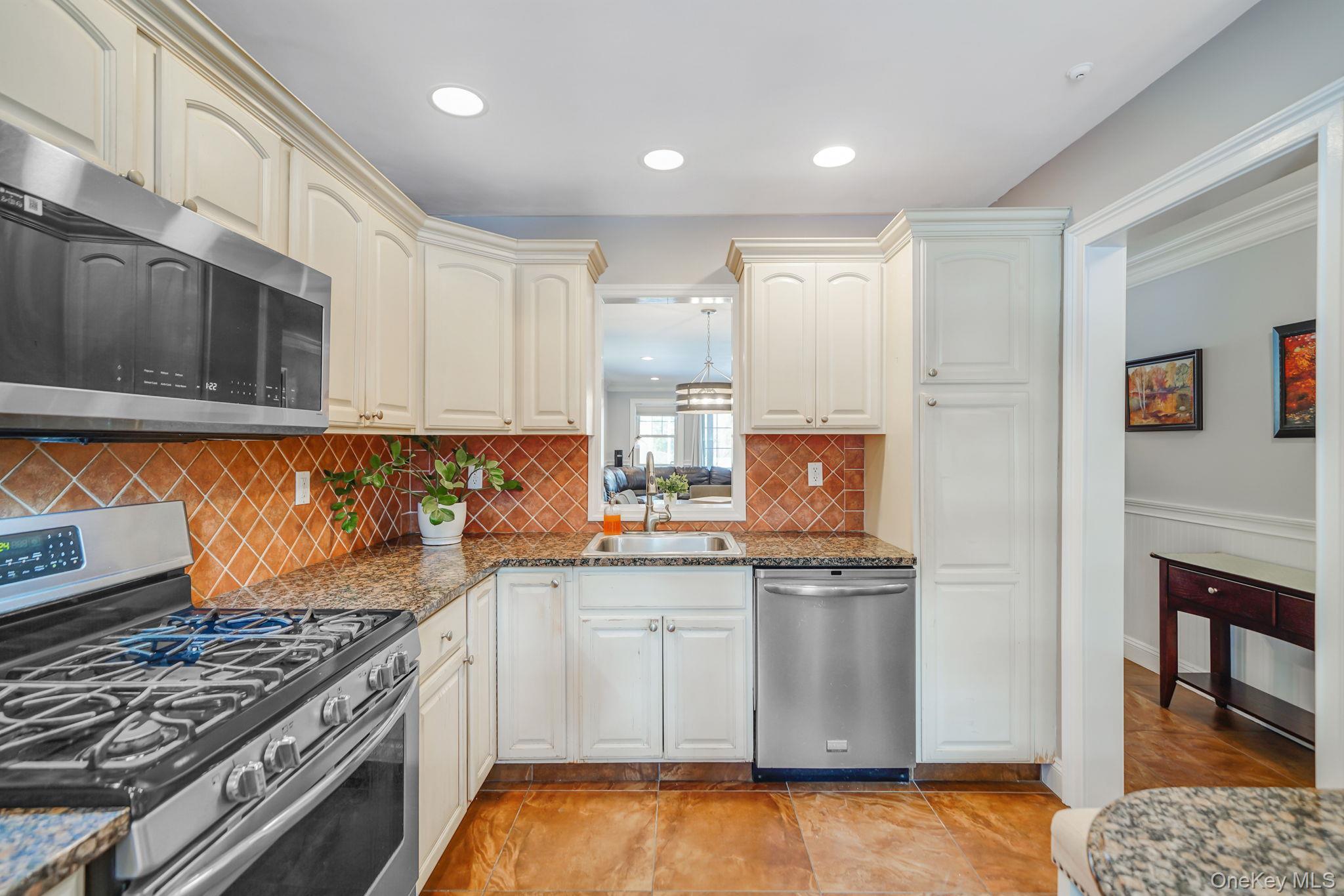 14 Glen Hollow Drive Unit: E2