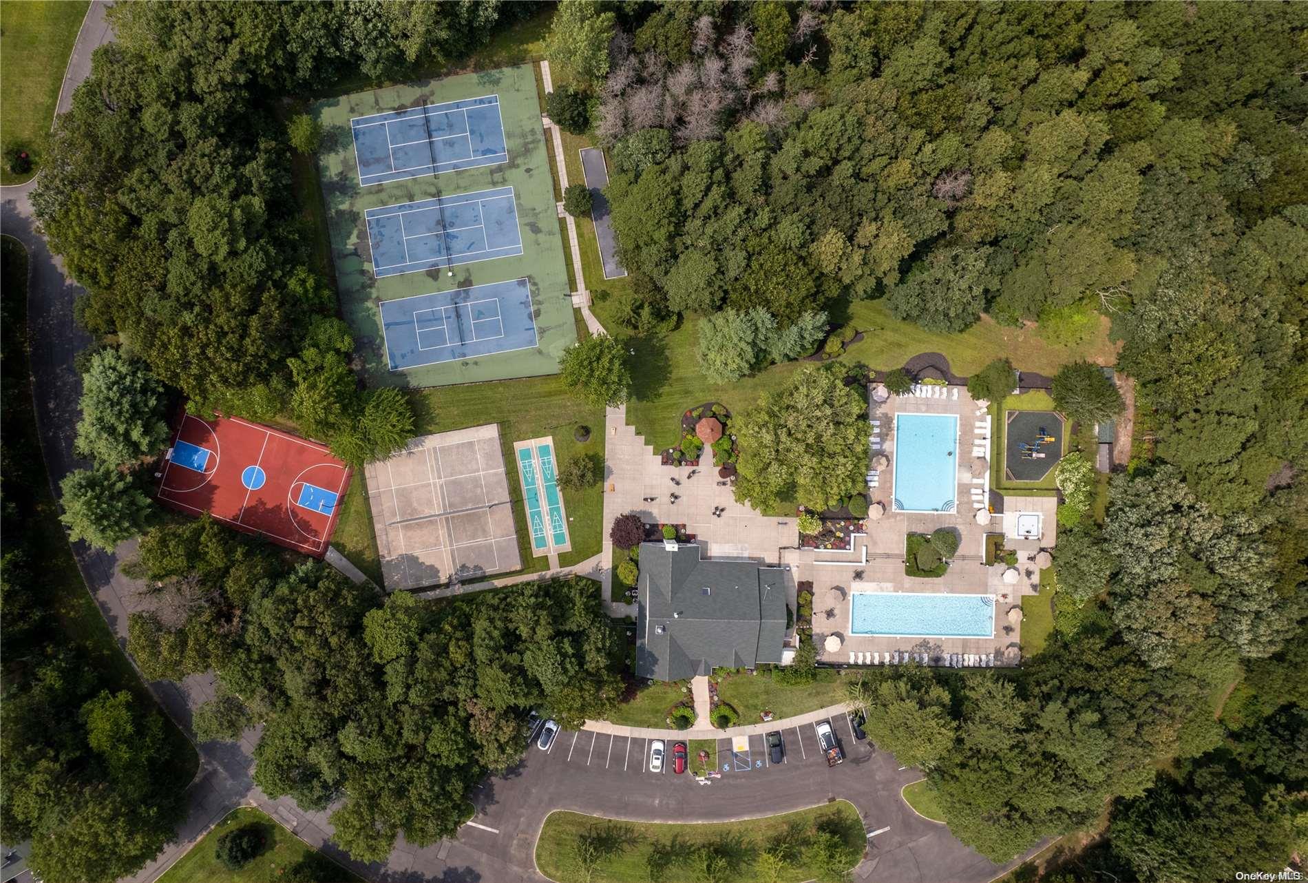 343 Colonial Circle Unit: 343