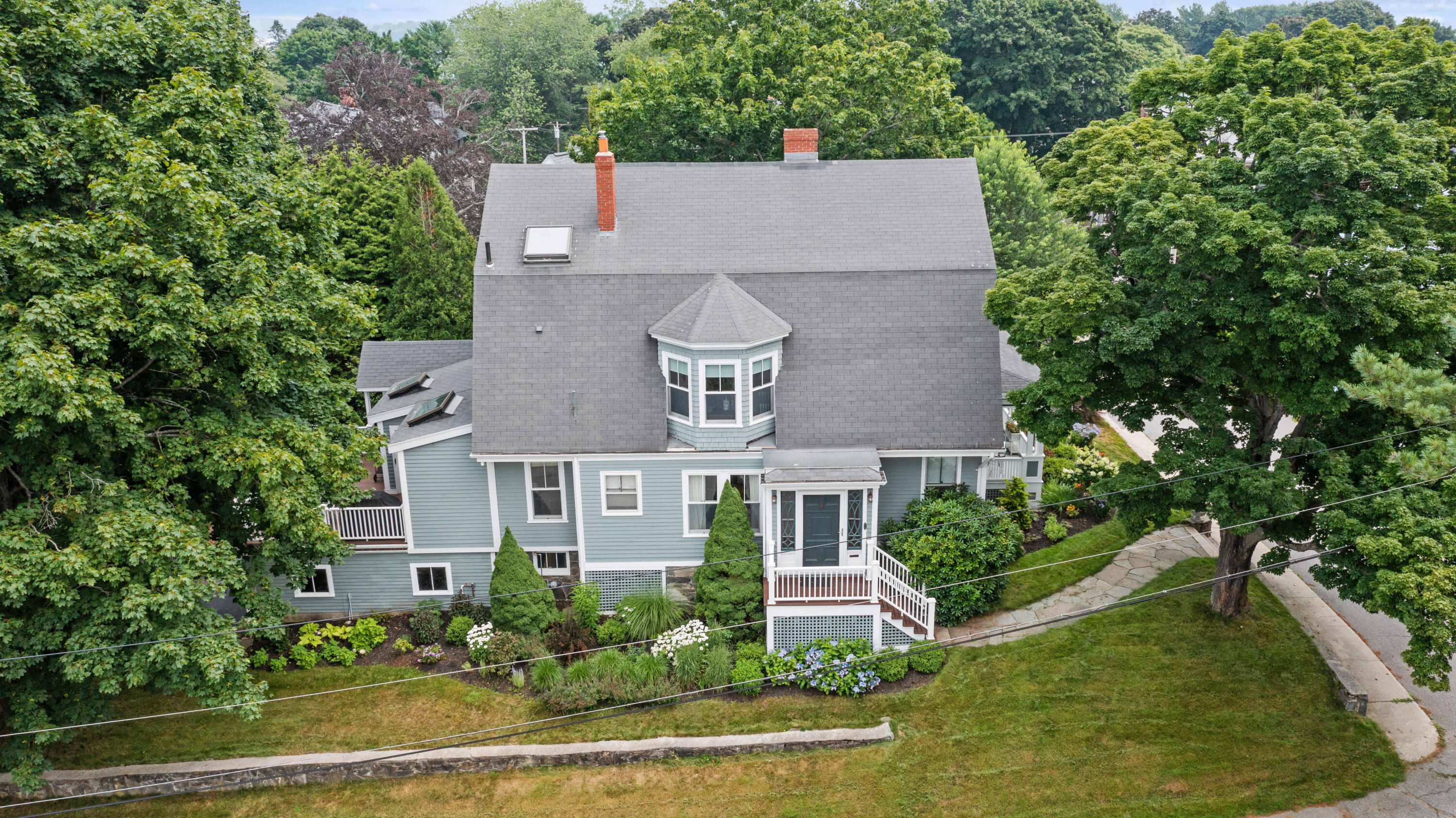 9 Forest Road