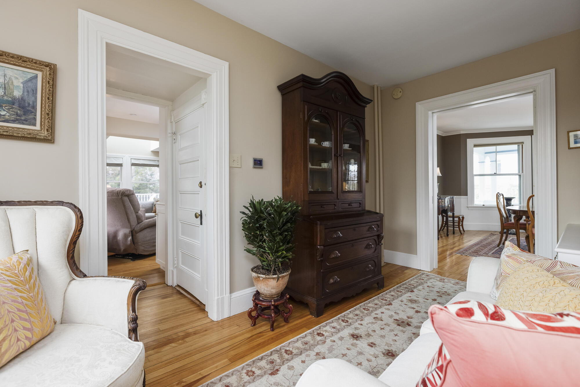 9 Forest Road