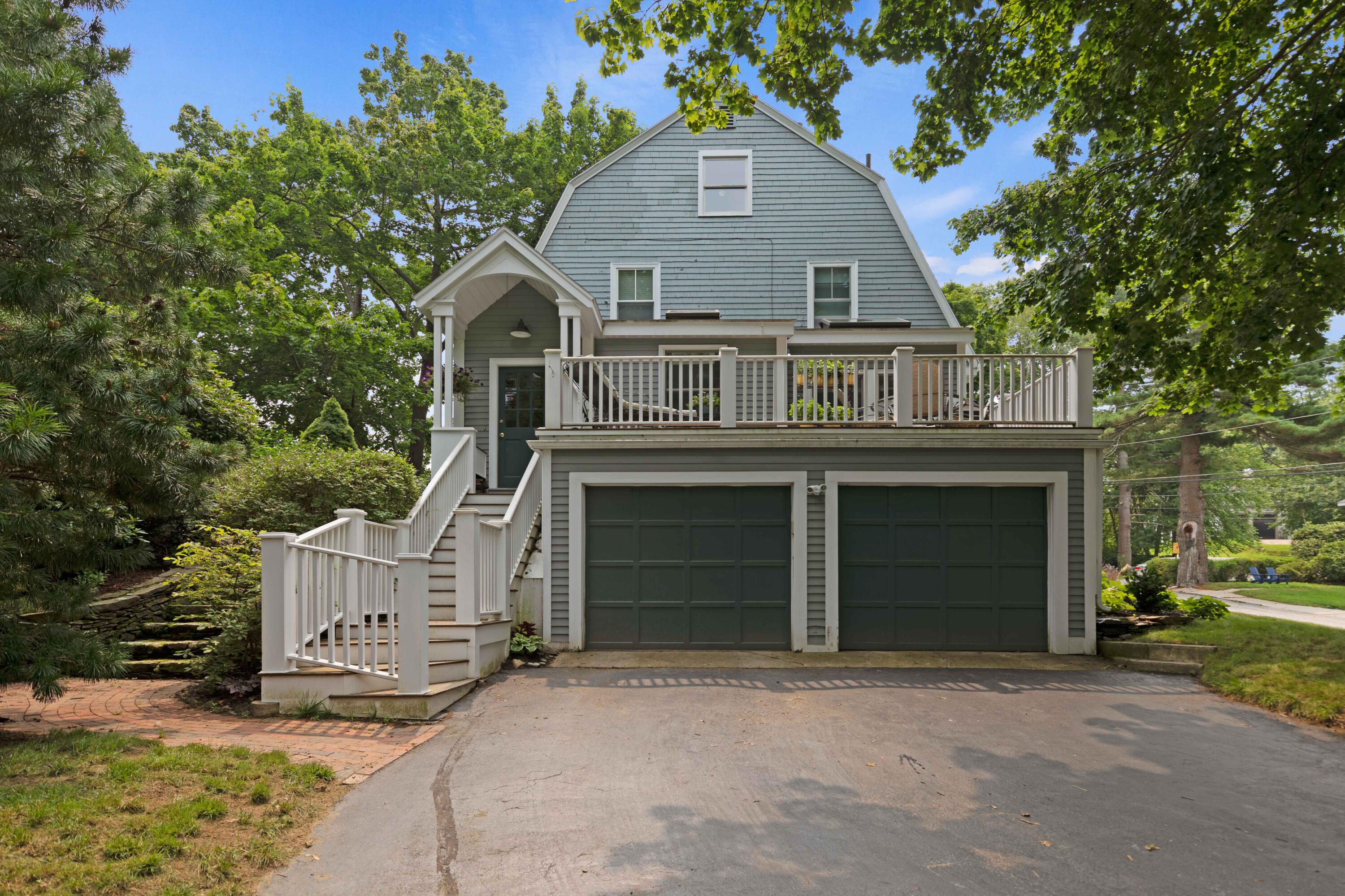 9 Forest Road