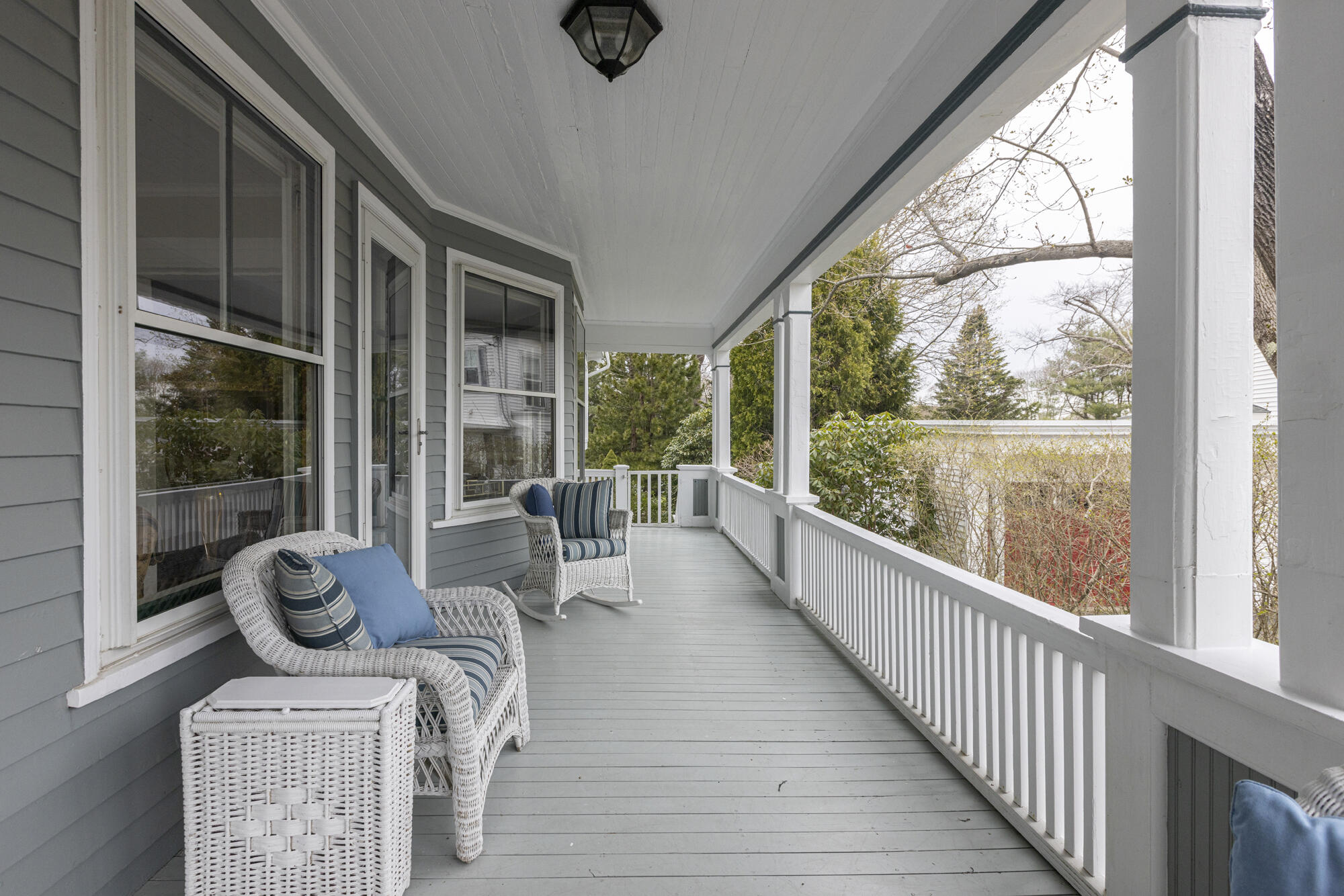 9 Forest Road