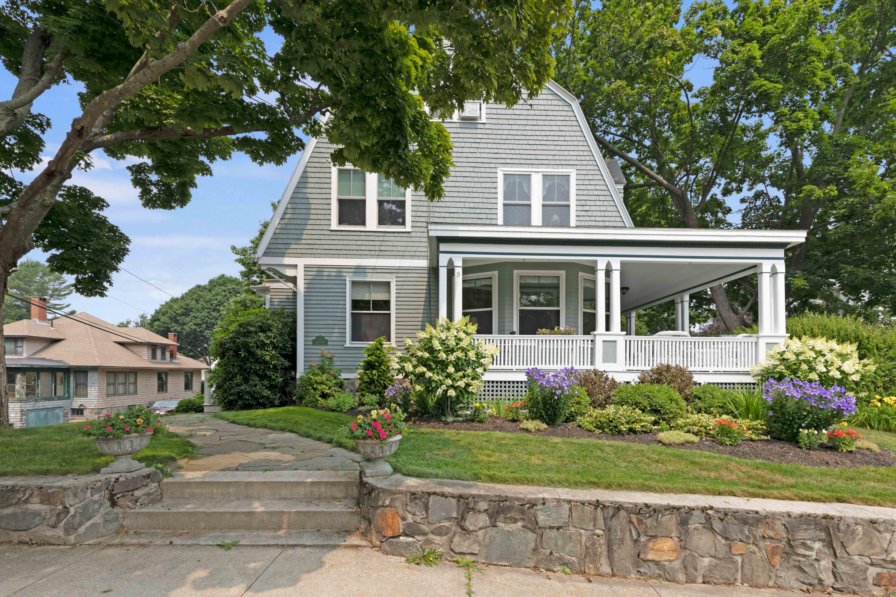 9 Forest Road
