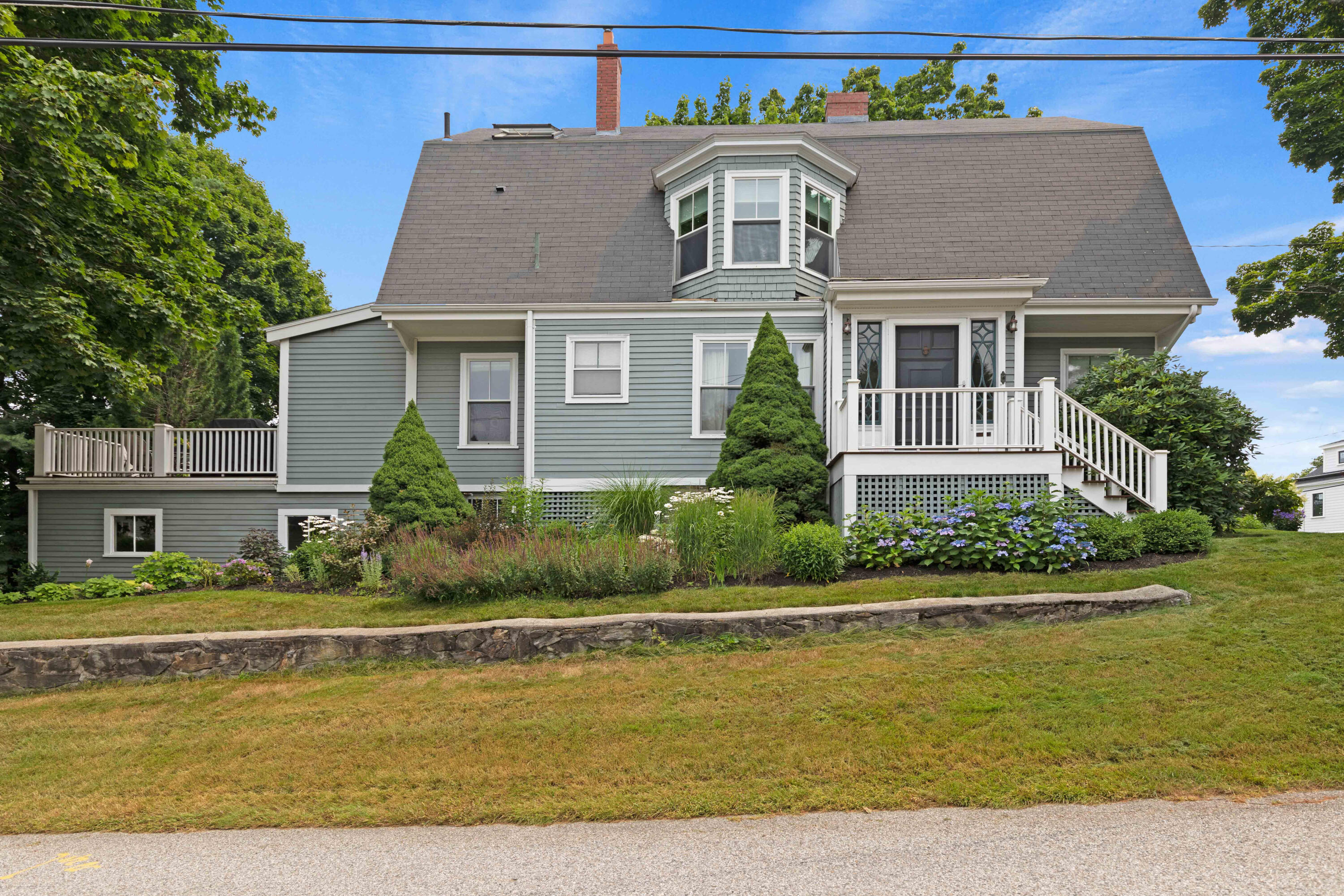 9 Forest Road