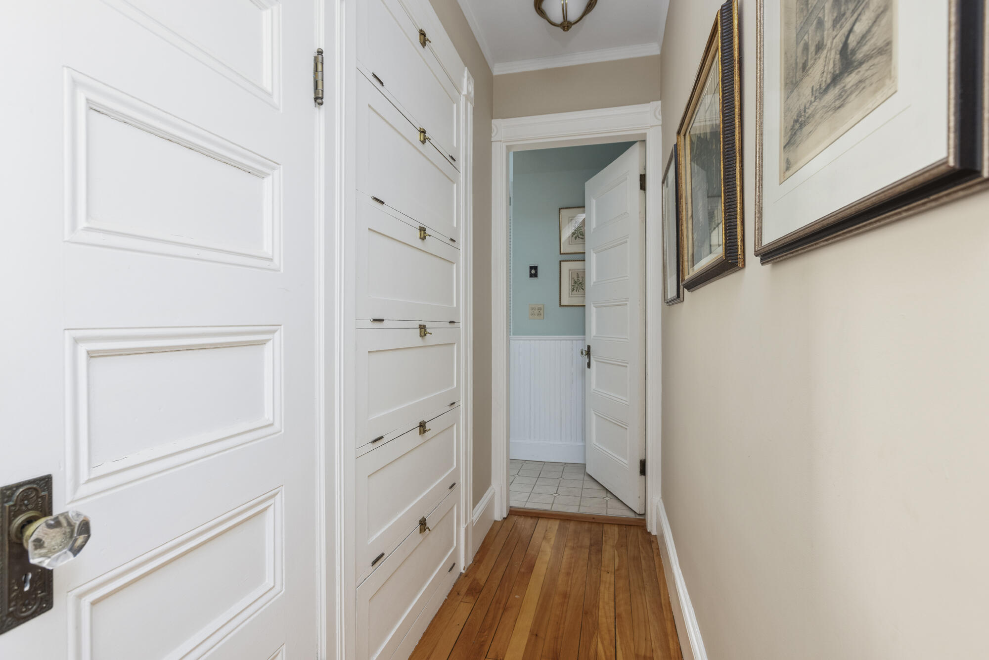 9 Forest Road