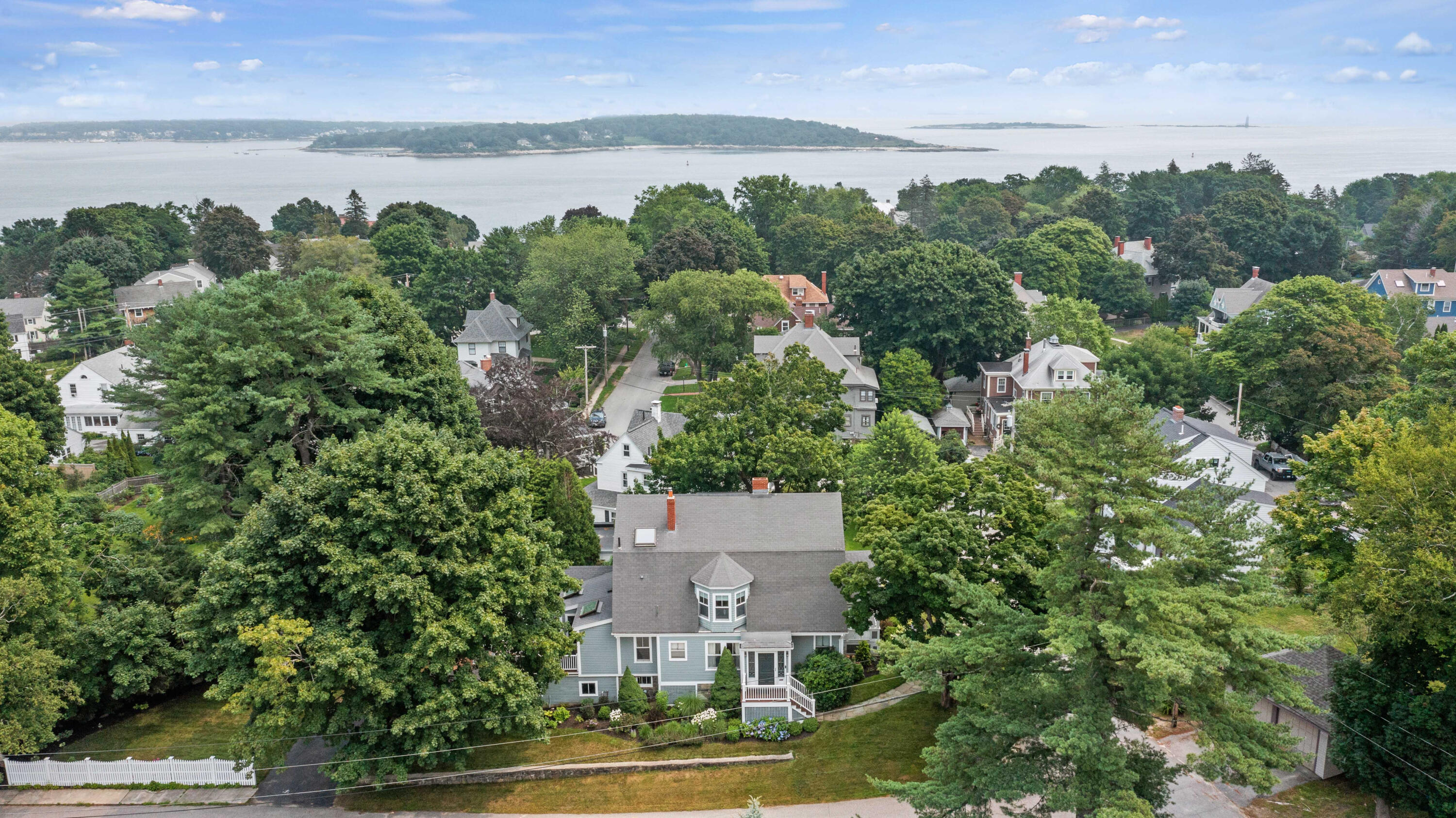 9 Forest Road