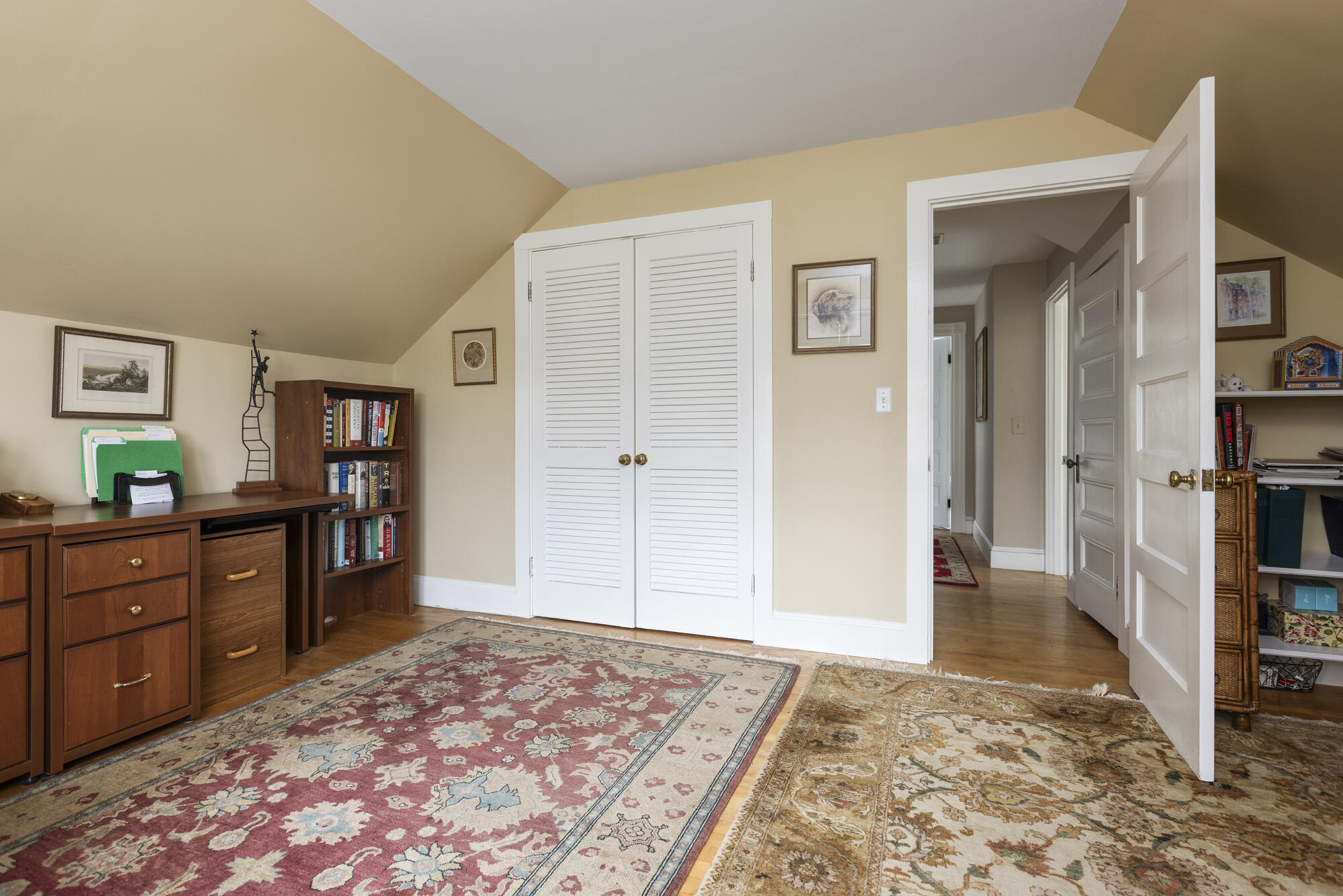 9 Forest Road