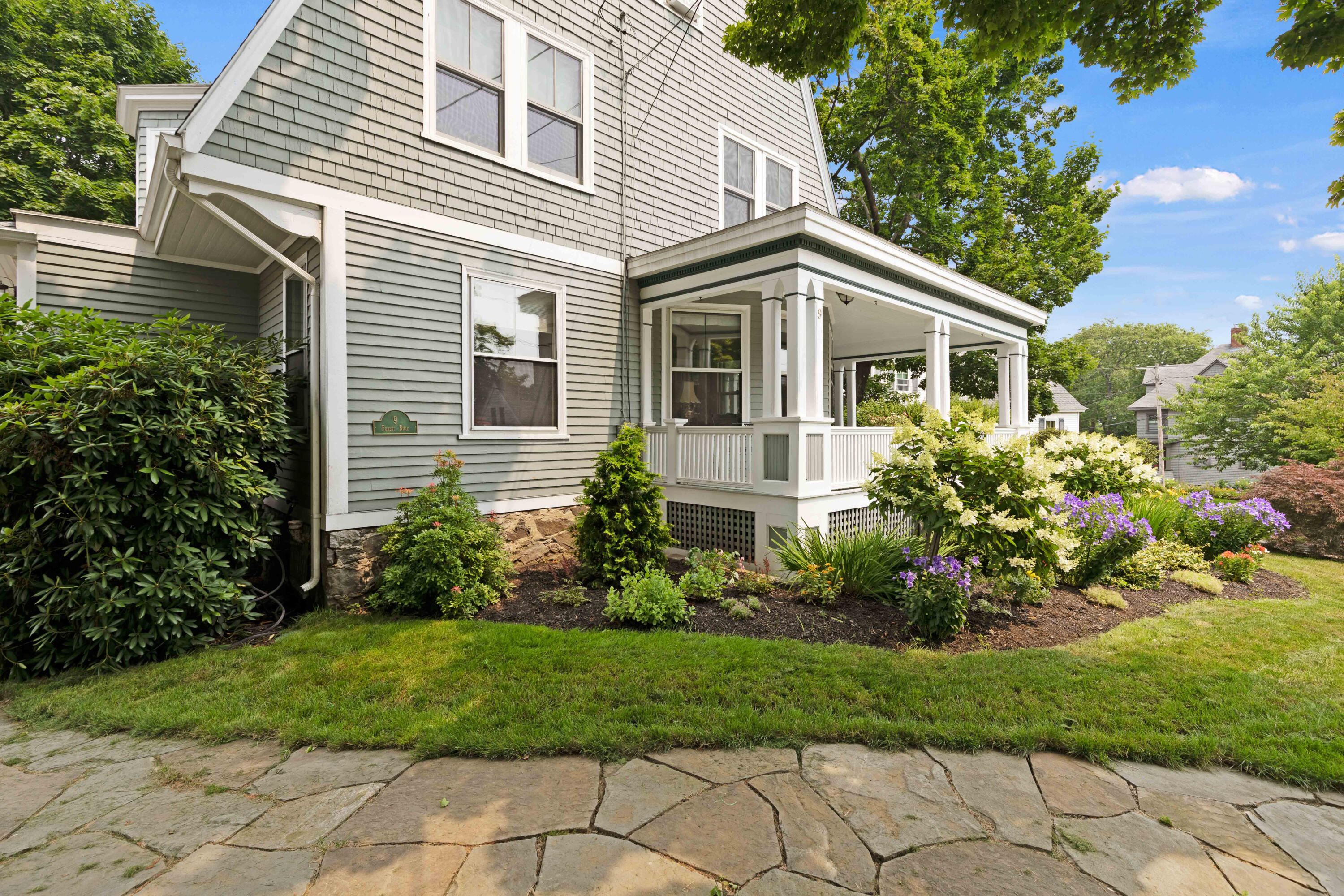 9 Forest Road