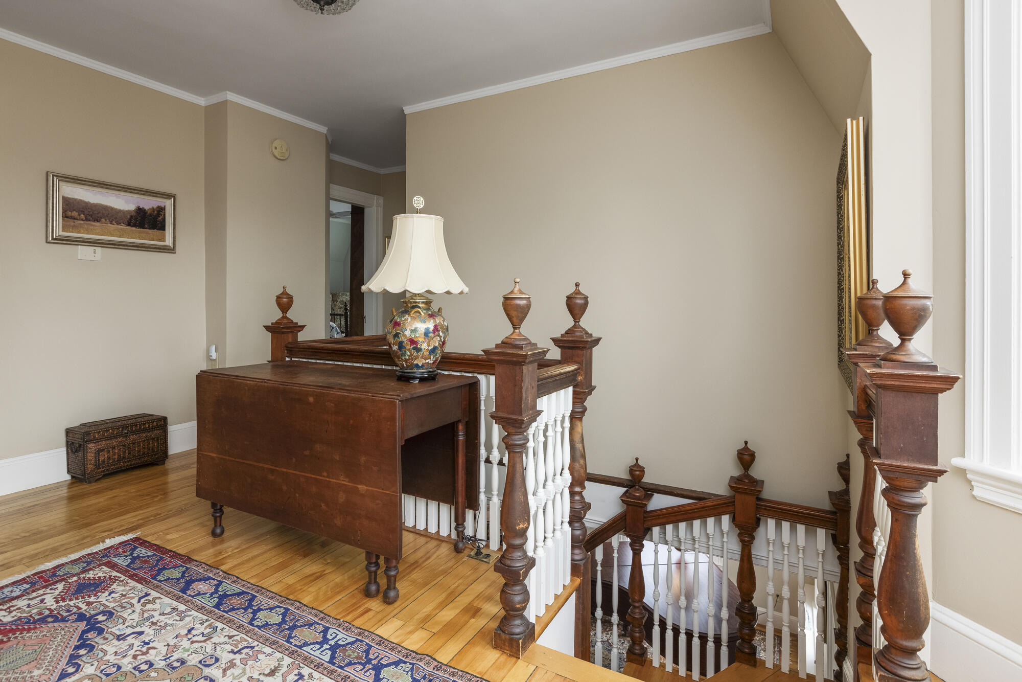 9 Forest Road